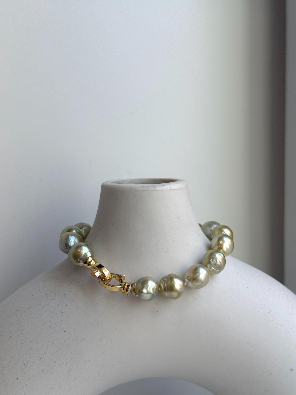 Elly’s 16pcs 8.9-10.2mm Genius south sea Tea Golden ocean Pearls Bracelet: Extreme luster mirrored, 7.7”, S925 silver bracelet. gift for her