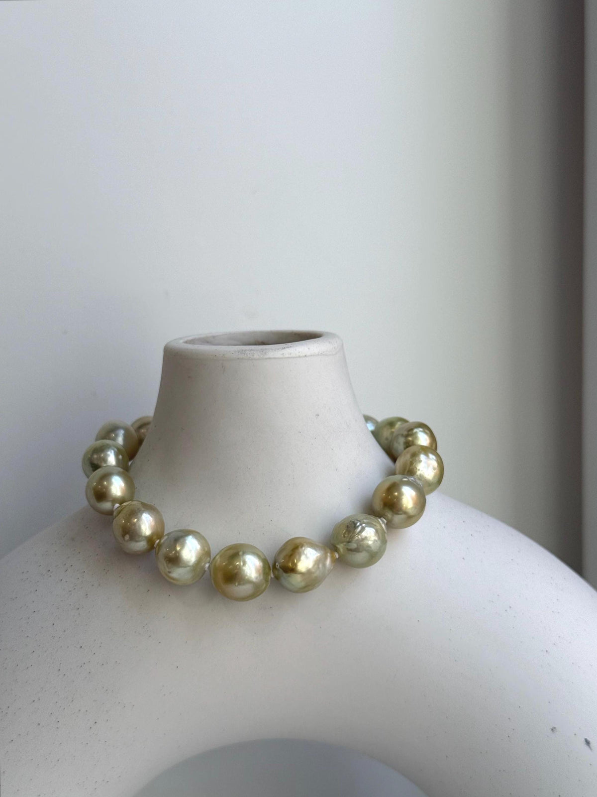 Elly’s 16pcs 8.9-10.2mm Genius south sea Tea Golden ocean Pearls Bracelet: Extreme luster mirrored, 7.7”, S925 silver bracelet. gift for her