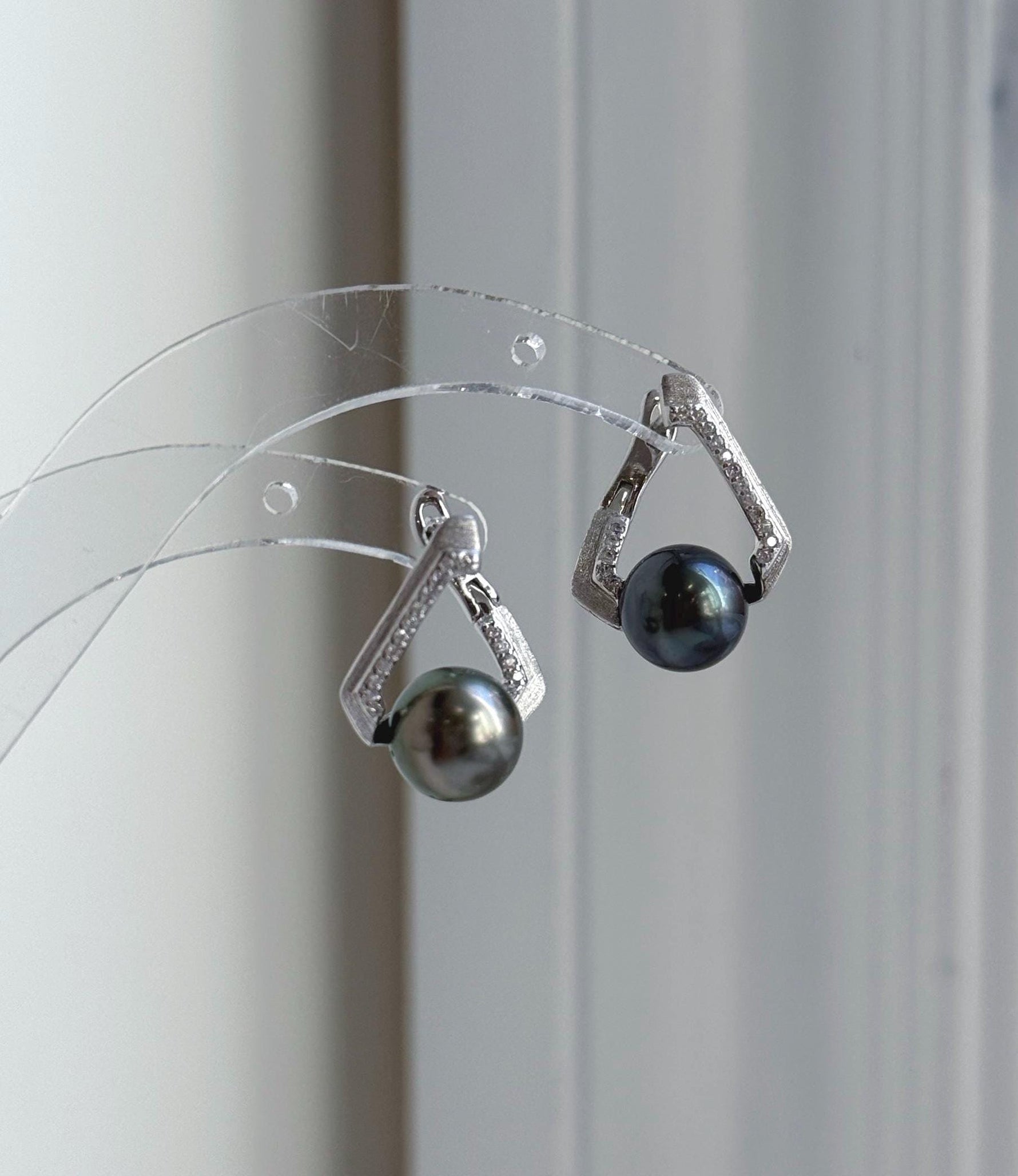 Elly’s 9.2mm Tahitian Peacock hunter ocean Pearls Cool Earrings Hoops: Extreme luster Mirrored, 2.1cm high, S925 silver earrings. gift for her
