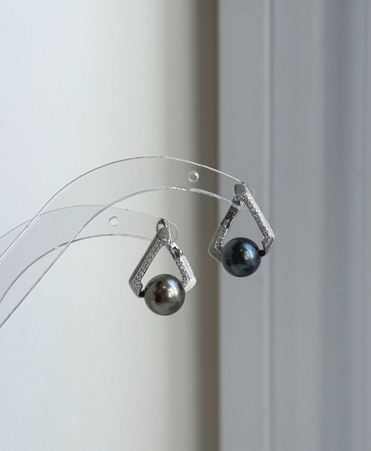 Elly’s 9.2mm Tahitian Peacock hunter ocean Pearls Cool Earrings Hoops: Extreme luster Mirrored, 2.1cm high, S925 silver earrings. gift for her