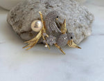 Elly’s Edison peach Gold Pearl Bird Brooch Pendant 2in1: Extreme luster mirrored, 10.7mm, 5x5cm, s925 silver chain not included.