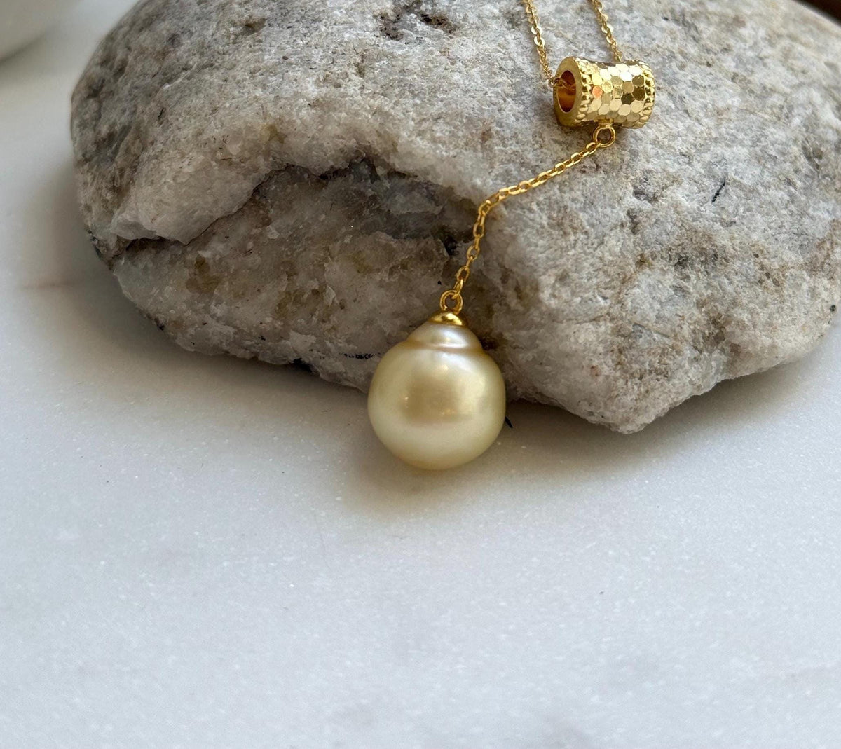 Elly’s 13x14mm South Sea light Gold ocean Pearl pendant: Extreme luster mirrored. 4.8cm high, S925 silver with gold plated cool pendant set