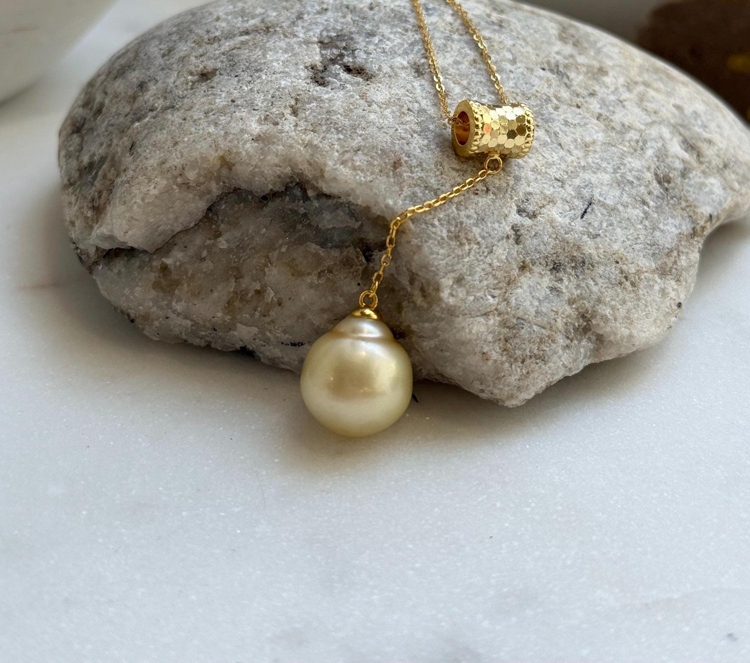 Elly’s 13x14mm South Sea light Gold ocean Pearl pendant: Extreme luster mirrored. 4.8cm high, S925 silver with gold plated cool pendant set