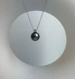 Elly’s 10.6mm Tahitian dark platinum ocean pearl pendant: Extreme luster mirrored, 1.4cm high, S925 silver pendant, chain set. gift for her