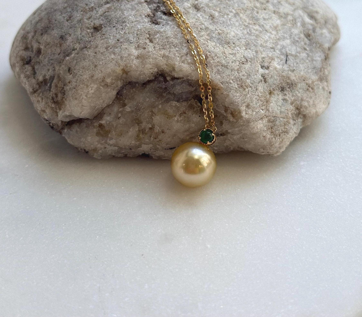 Elly’s Au750 18K Gold 11.6mm Genius South Sea deep Gold ocean Pearl Pendant: Extreme luster mirrored, 1.6cm high, 18k real gold Green Jade. gift for her