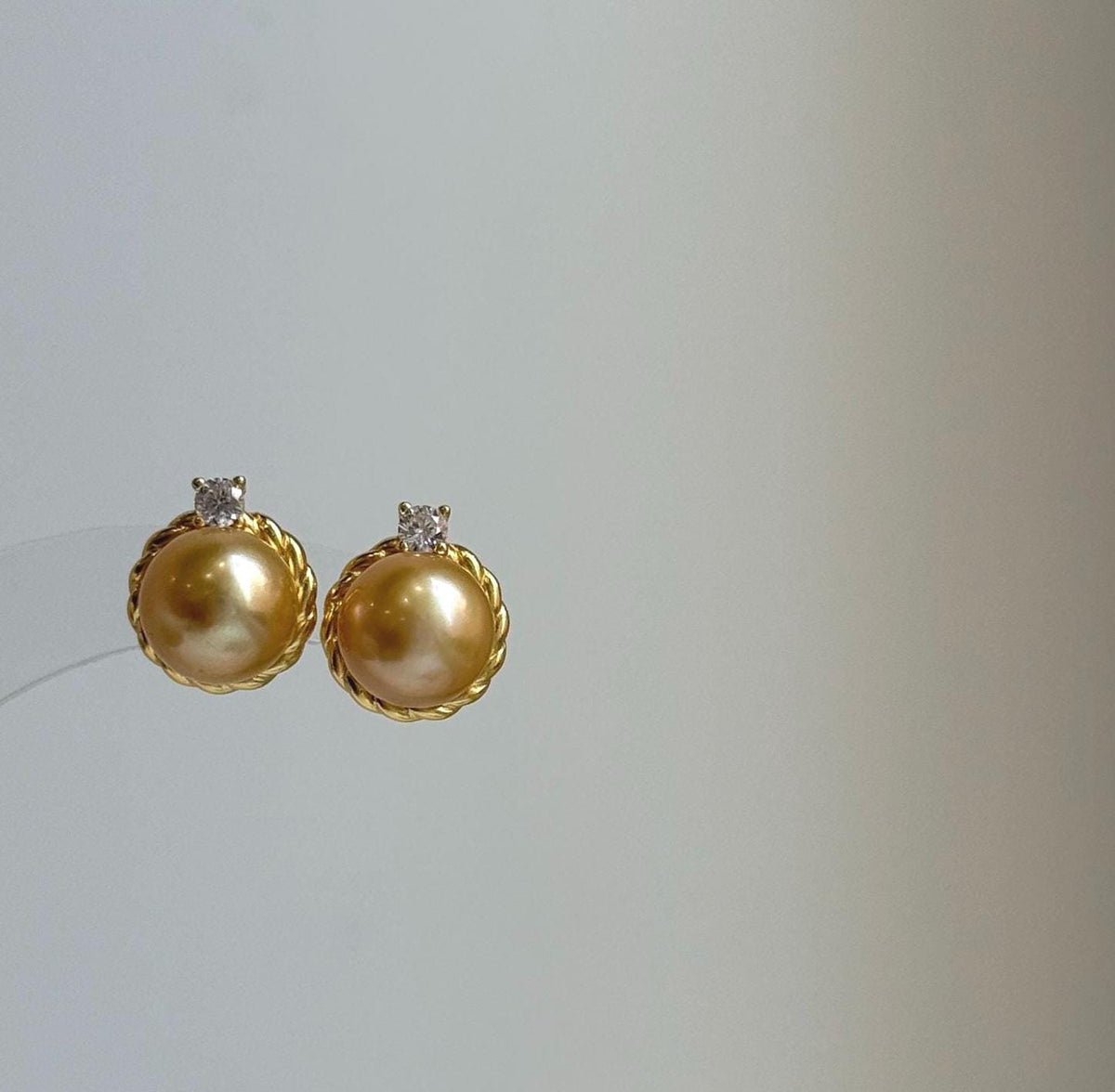 Elly’s 9.1mm Edison deep gold Pearls Earrings studs: Extreme luster Mirrored,  1.1x1.3cm, S925 silver earrings studs. gift for her