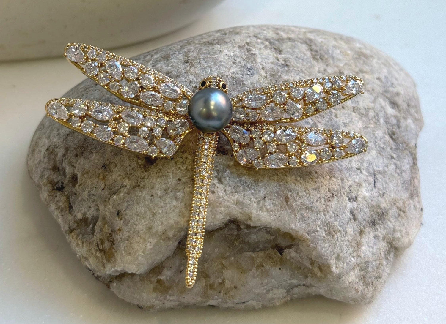Elly’s Tahitian platinum Ocean Pearl dragonfly Brooch pendant 2in1: Extreme luster mirrored, 9.3mm, 7x5cm
