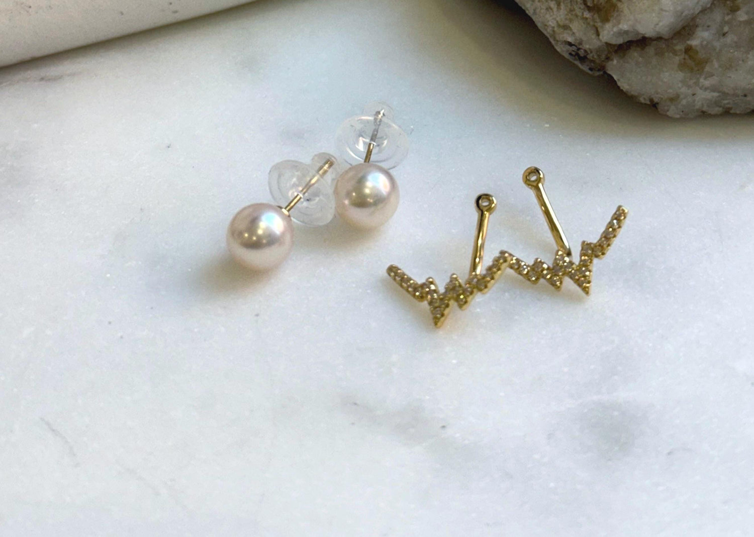 Elly’s 8.2mm Akoya ivory ocean Pearls Earrings Studs with jackets: Extreme luster mirrored, 2cm high, S925 silver studs jackets set.
