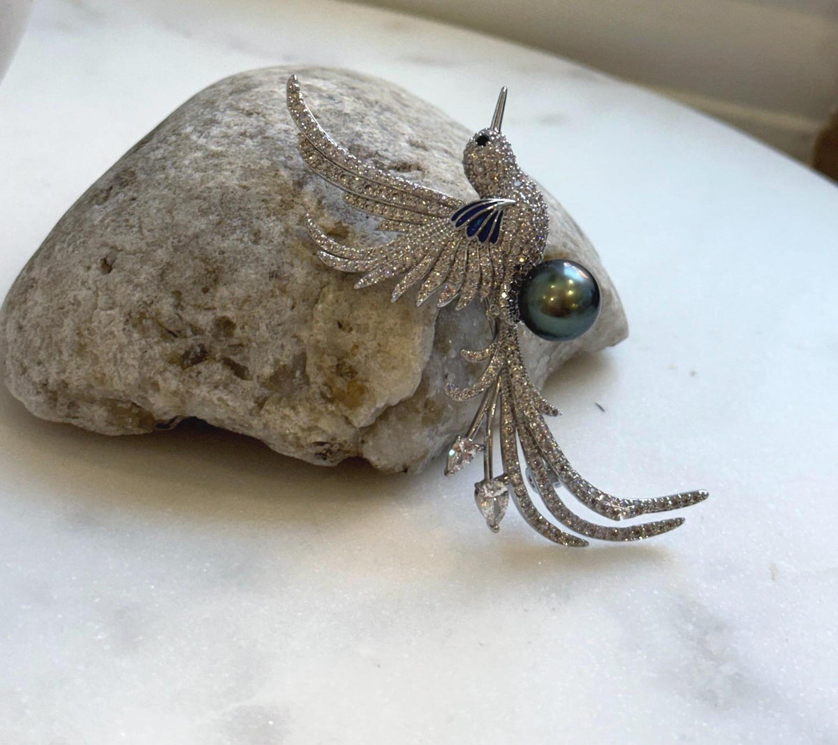 Elly’s Tahitian peacock hunter Ocean Pearl Bird Brooch pendant 2in1: Extreme luster mirrored, 10.5mm, 6.5x6cm, no chain. gift for her birthday