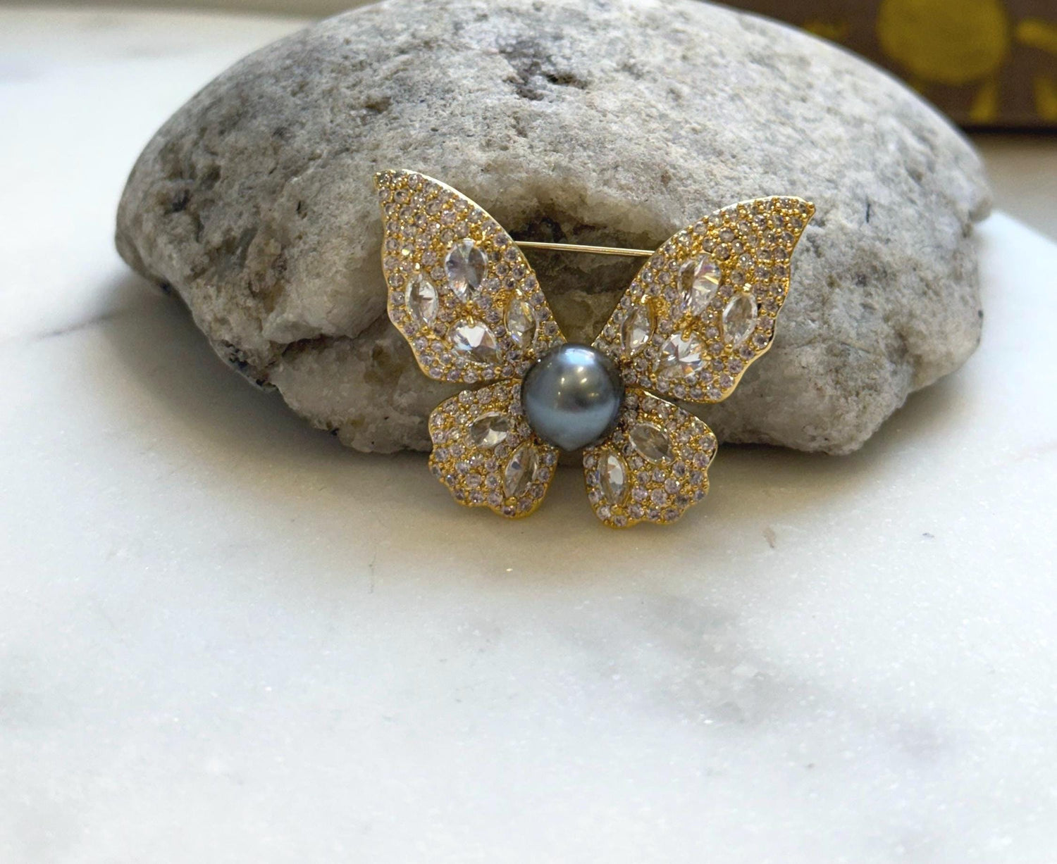 Elly’s Tahitian platinum Ocean Pearl butterfly Brooch pendant 2in1: Extreme luster mirrored, 9.7mm, 4x3.5cm, gift for her