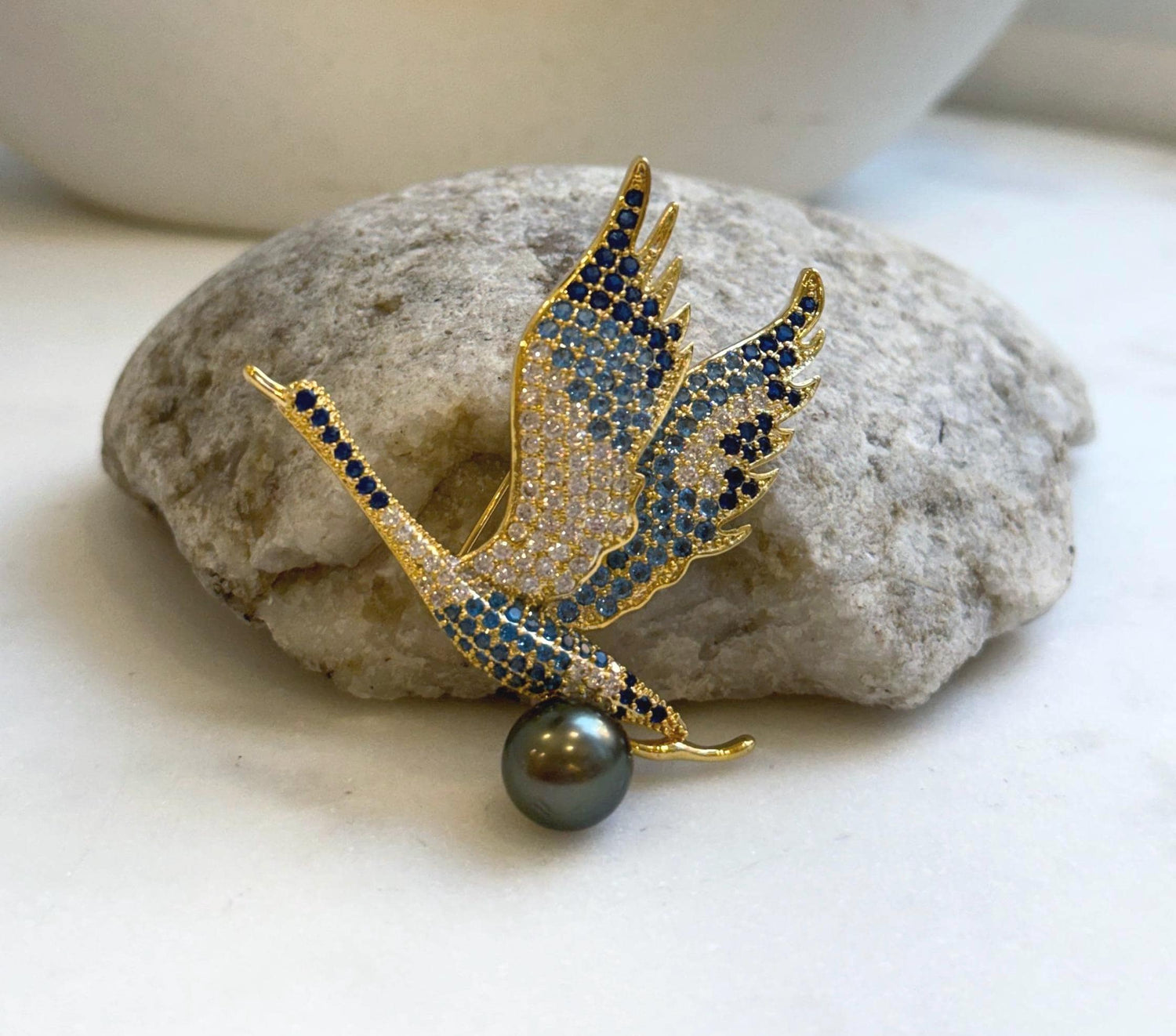 Elly’s Tahitian peacock hunter Ocean Pearl Bird Brooch pendant 2in1: Extreme luster mirrored, 10.3mm, 5x5cm, no chain. gift for her