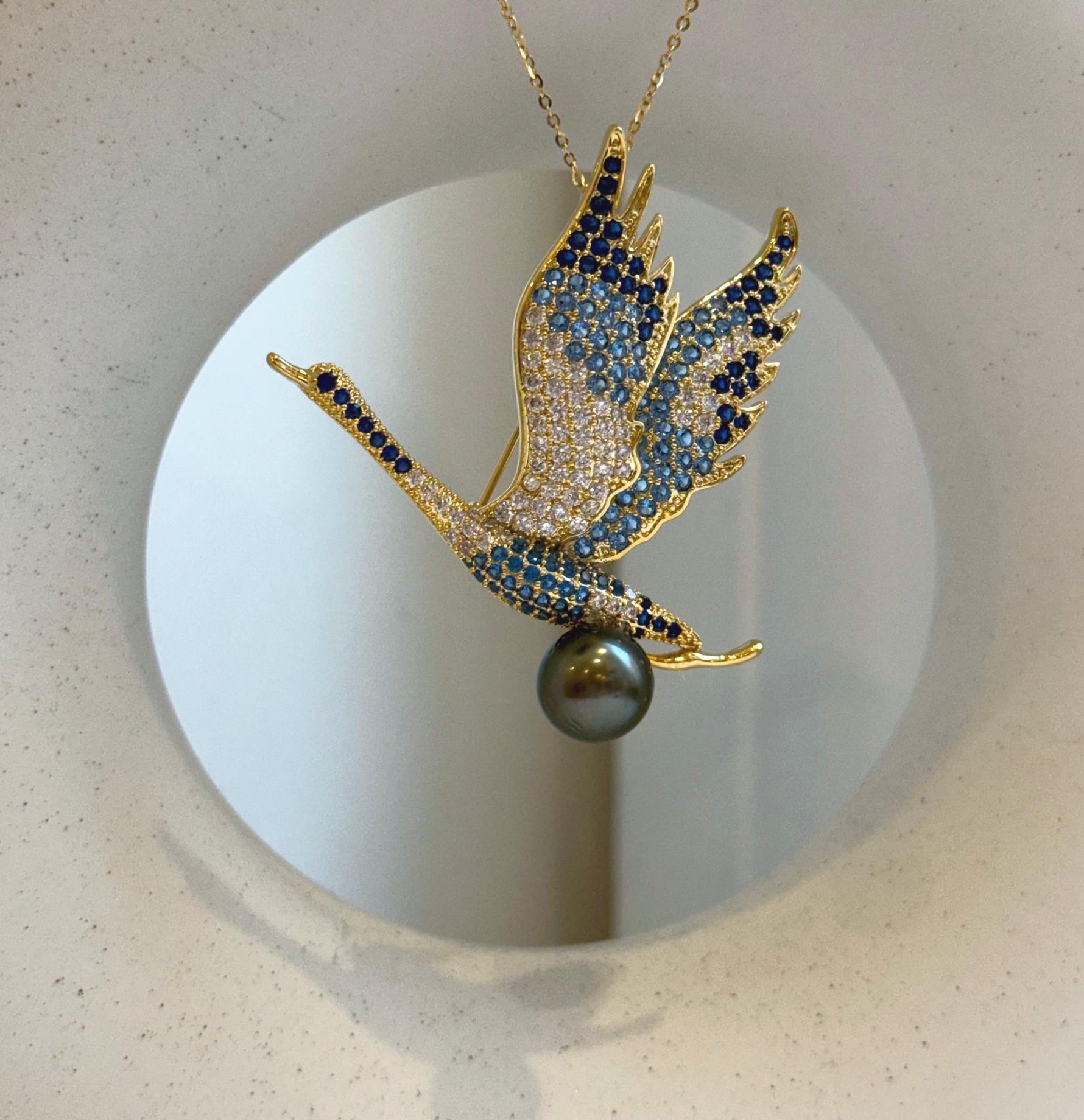 Elly’s Tahitian peacock hunter Ocean Pearl Bird Brooch pendant 2in1: Extreme luster mirrored, 10.3mm, 5x5cm, no chain. gift for her