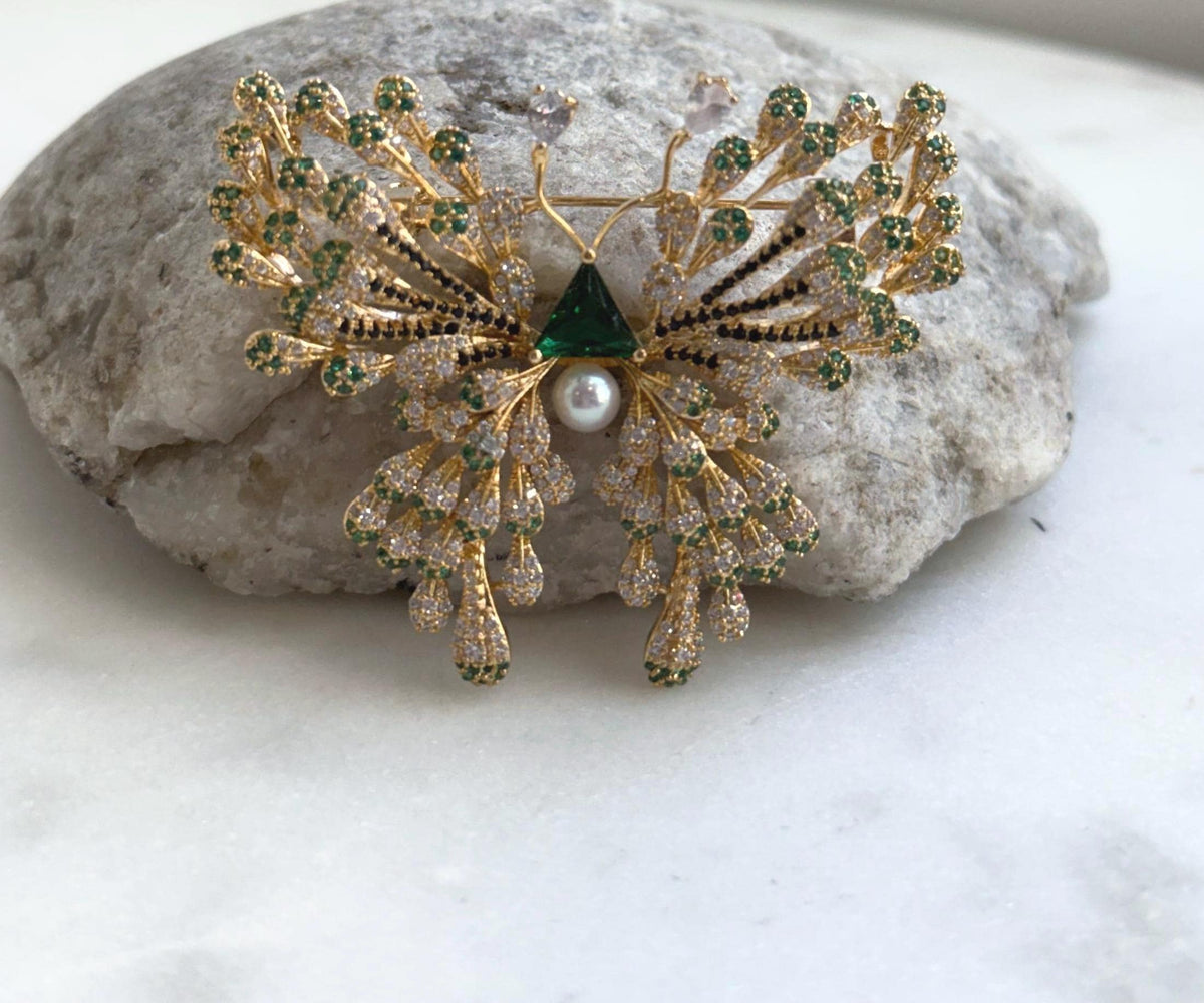 Elly’s White Pearl butterfly Brooch Pendant 2in1: Extreme luster mirrored,  4.5mm, 5.3x4.5cm, gift for her