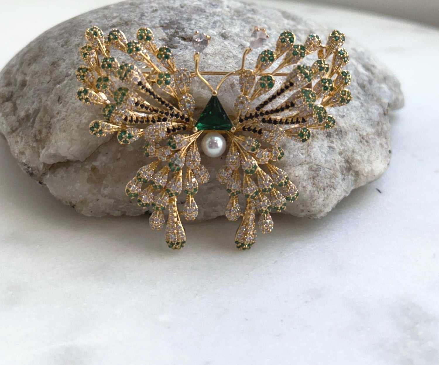 Elly’s White Pearl butterfly Brooch Pendant 2in1: Extreme luster mirrored,  4.5mm, 5.3x4.5cm, gift for her