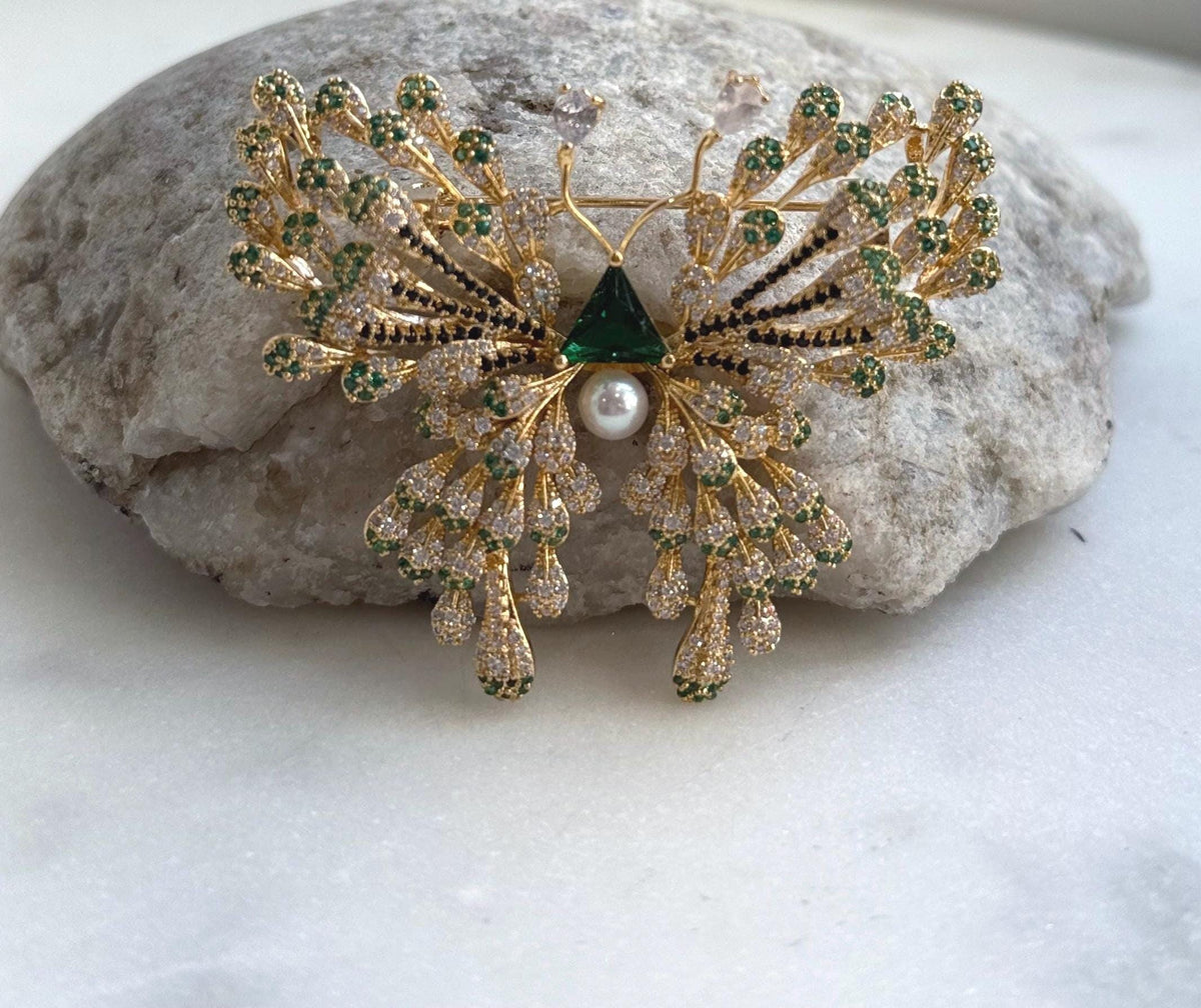 Elly’s White Pearl butterfly Brooch Pendant 2in1: Extreme luster mirrored,  4.5mm, 5.3x4.5cm, gift for her