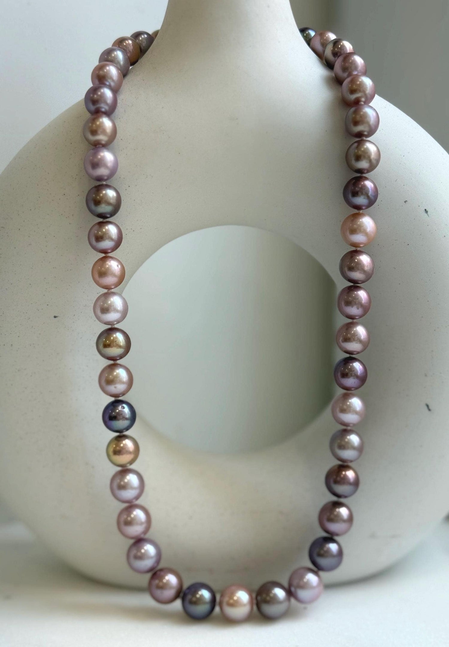 Elly’s 44pcs 9.2-11.1mm Multicolor Edison Pearls Necklace Strand: Extreme luster mirrored, 19.4”, S925 silver necklace.