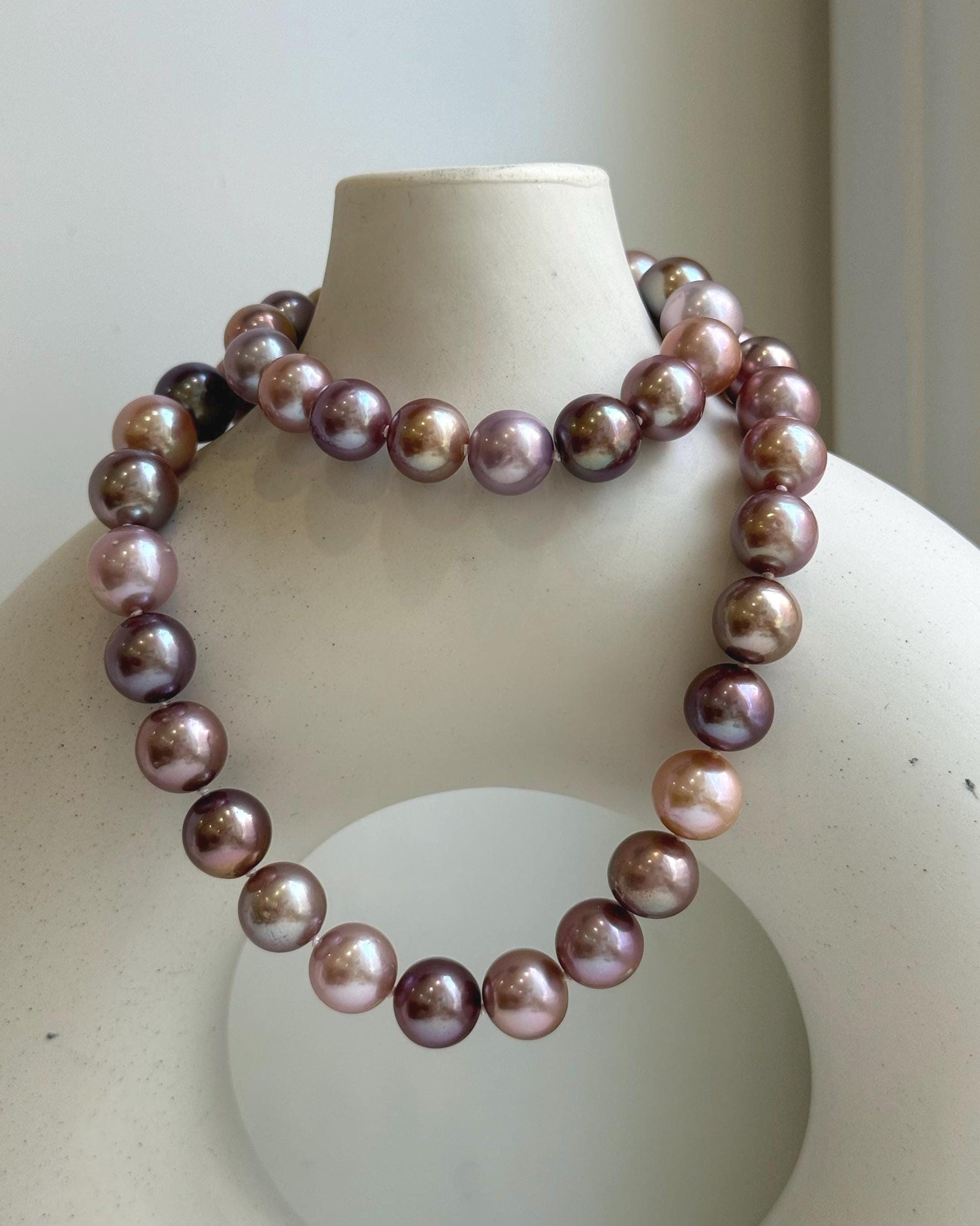 Elly’s 44pcs 9.2-11.1mm Multicolor Edison Pearls Necklace Strand: Extreme luster mirrored, 19.4”, S925 silver necklace.