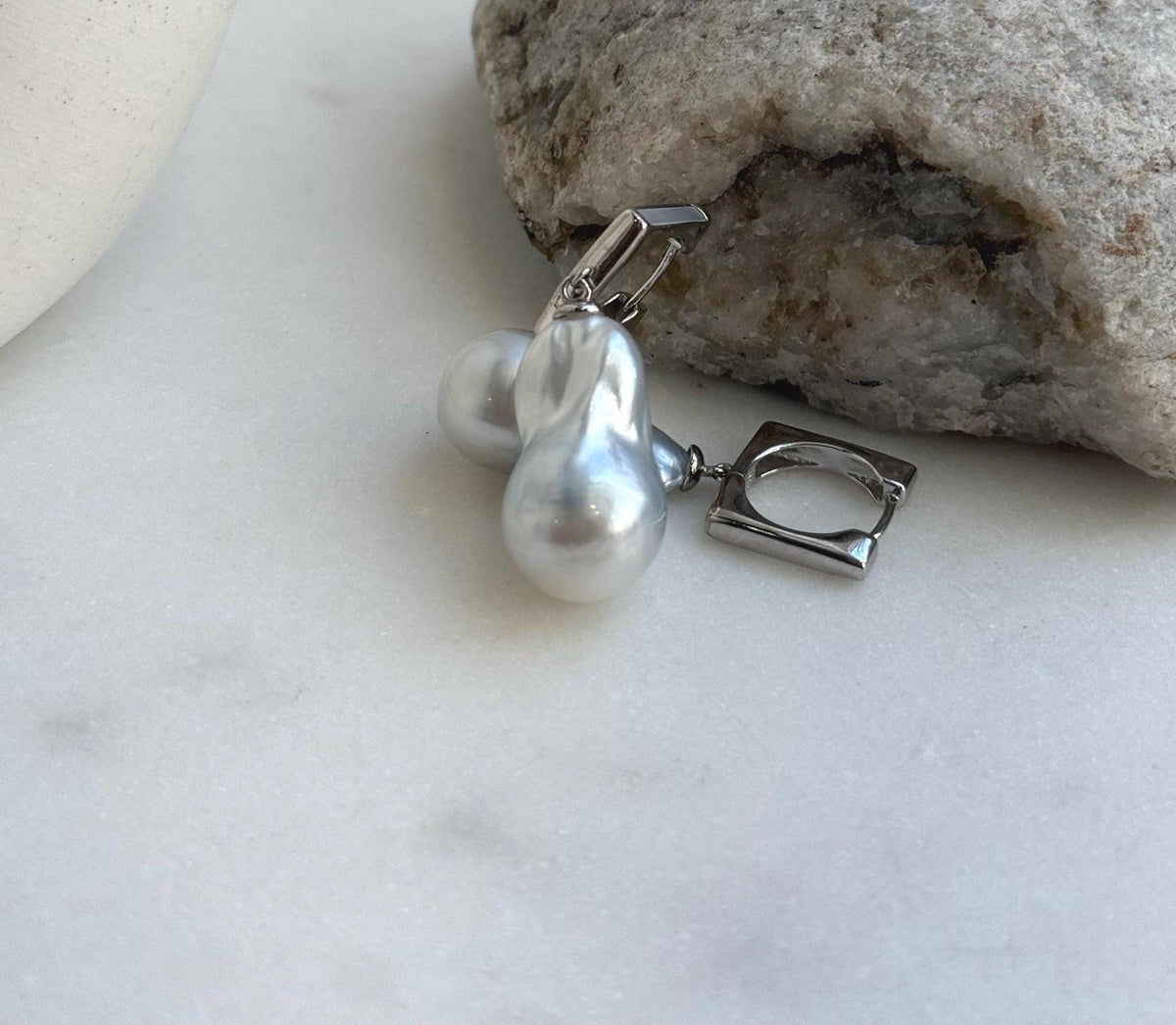 Elly’s Australian ocean white silver Pearls dazzling earrings hoops: Extreme luster mirrored, To 20.7mm, s925 silver earrings.