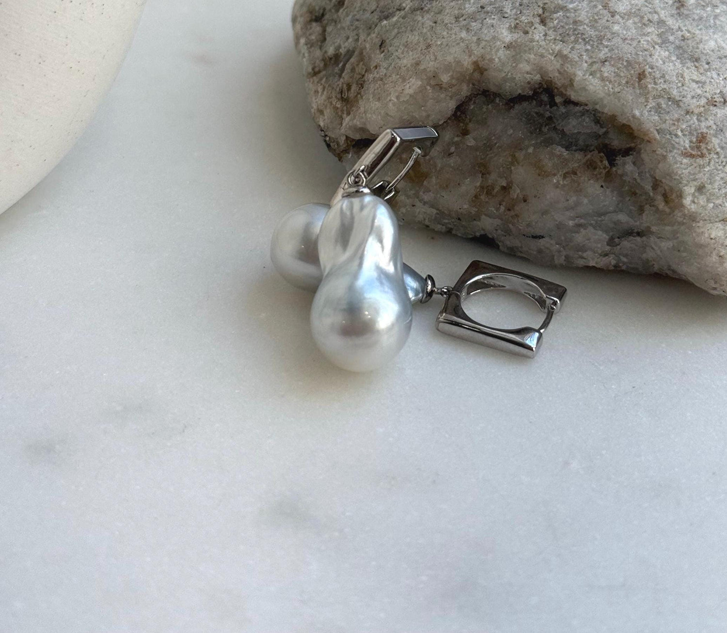 Elly’s Australian ocean white silver Pearls dazzling earrings hoops: Extreme luster mirrored, To 20.7mm, s925 silver earrings.