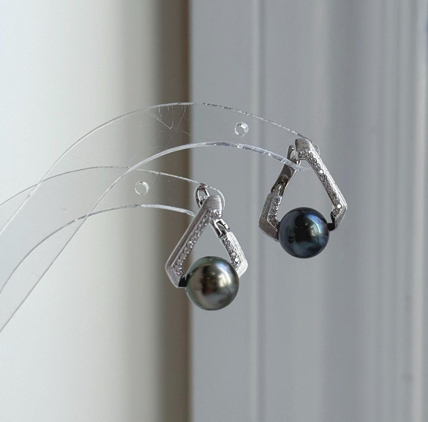 Elly’s 9.2mm Tahitian Peacock hunter ocean Pearls Cool Earrings Hoops: Extreme luster Mirrored, 2.1cm high, S925 silver earrings. gift for her birthday