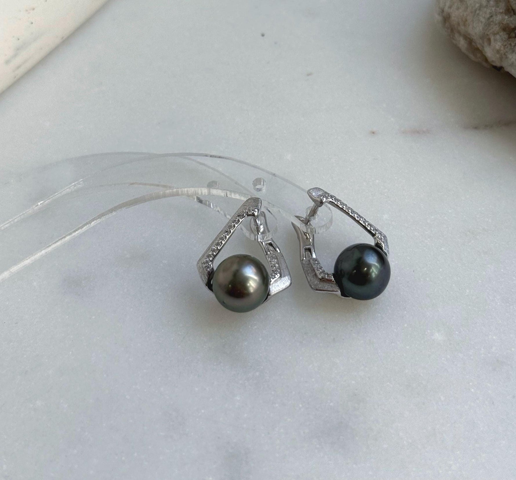 Elly’s 9.2mm Tahitian Peacock hunter ocean Pearls Cool Earrings Hoops: Extreme luster Mirrored, 2.1cm high, S925 silver earrings. gift for her