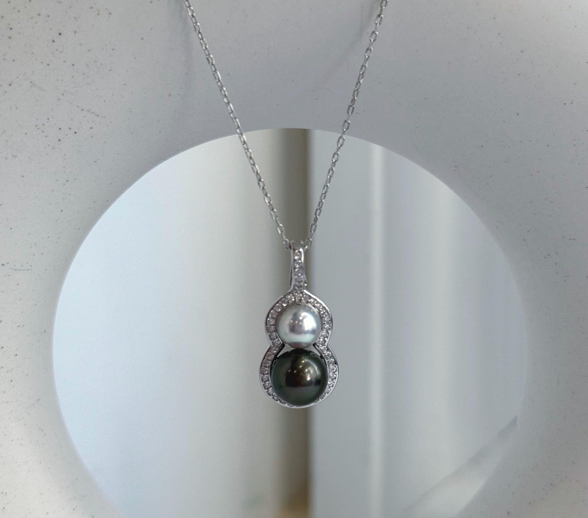 Elly’s Double blue silver Akoya Black platinum Tahitian pearls Pendant: 6.3-8.3mm, 2.5cm high, Extreme luster, S925 Silver gourd pendant.