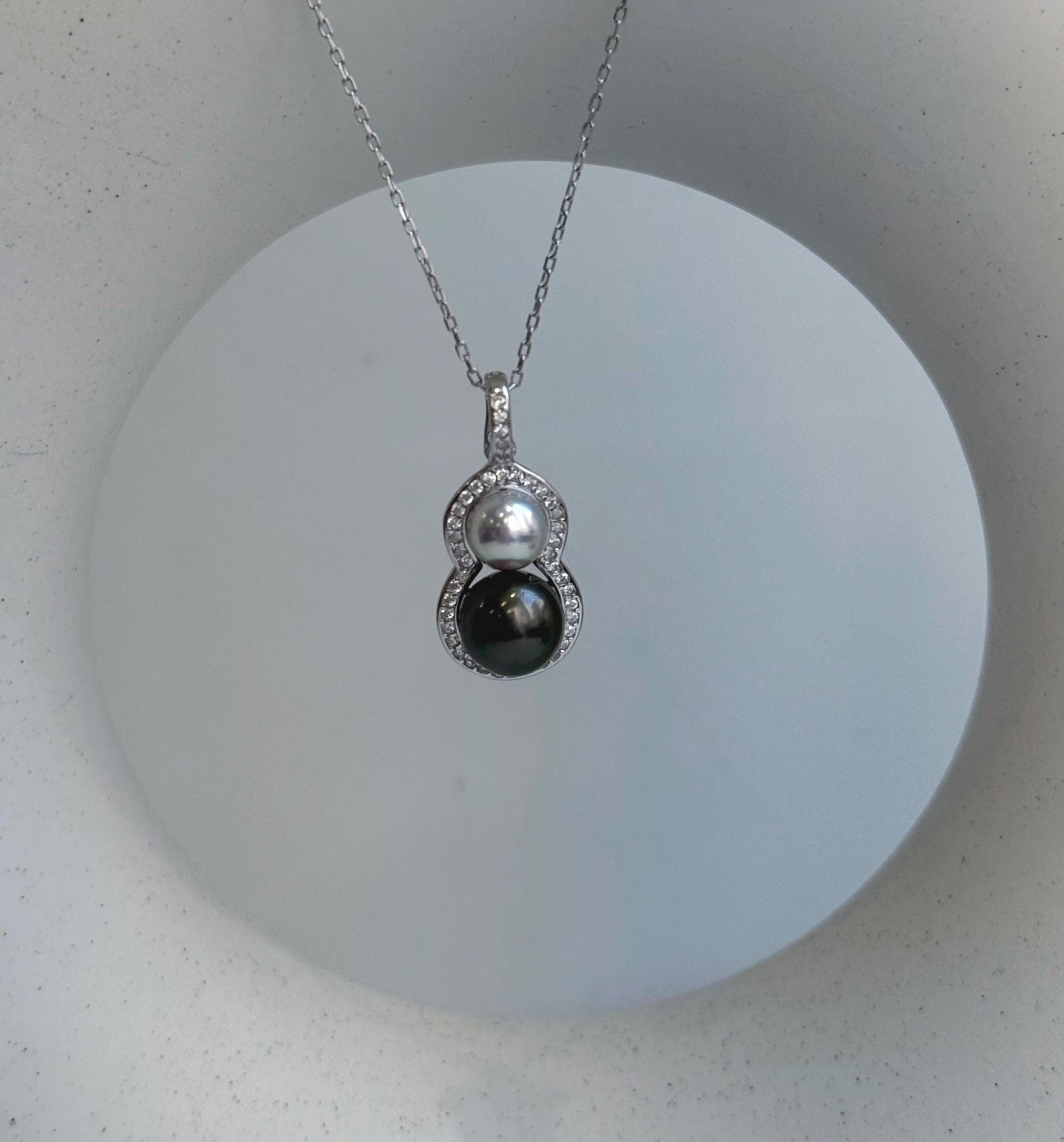 Elly’s Double blue silver Akoya Black platinum Tahitian pearls Pendant: 6.3-8.3mm, 2.5cm high, Extreme luster, S925 Silver gourd pendant. gift for her