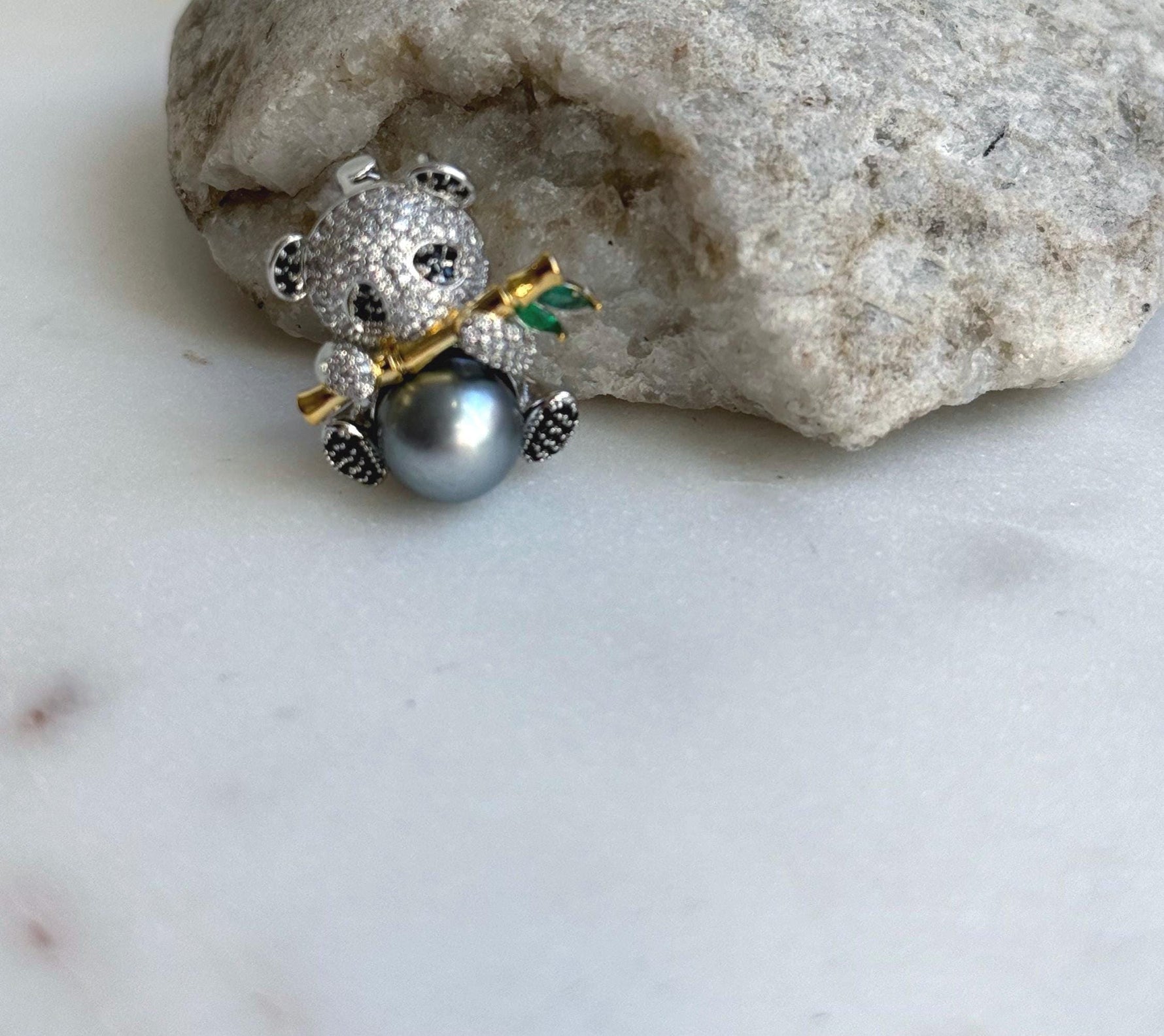 Elly’s 10.3mm Tahitian silver platinum Ocean Panda Brooch Pendant 2in1: Extreme Luster mirrored, 2.2x2.3cm, gift for her party