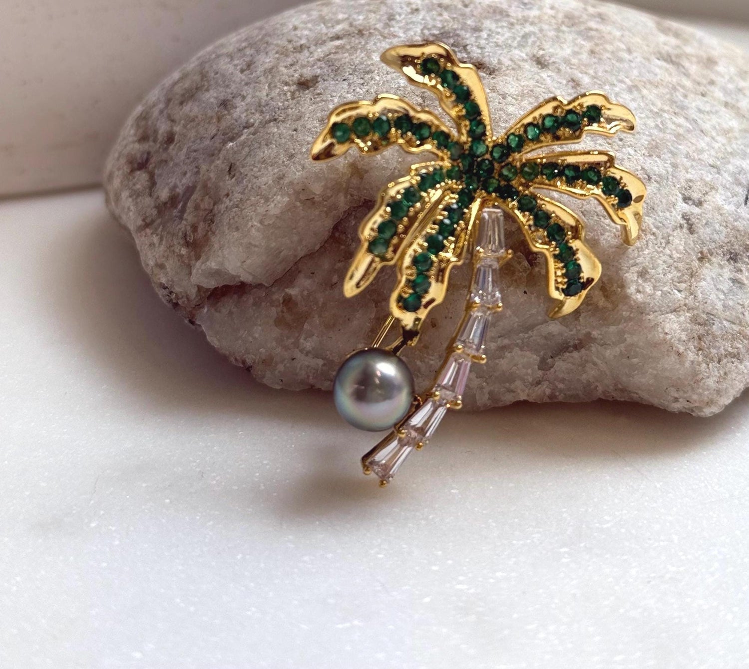 Elly’s Tahitian peacock green Ocean Pearl Coconut Tree Brooch pendant 2in1: Extreme luster mirrored, 8.1mm, 3.5x4.5cm, no chain.