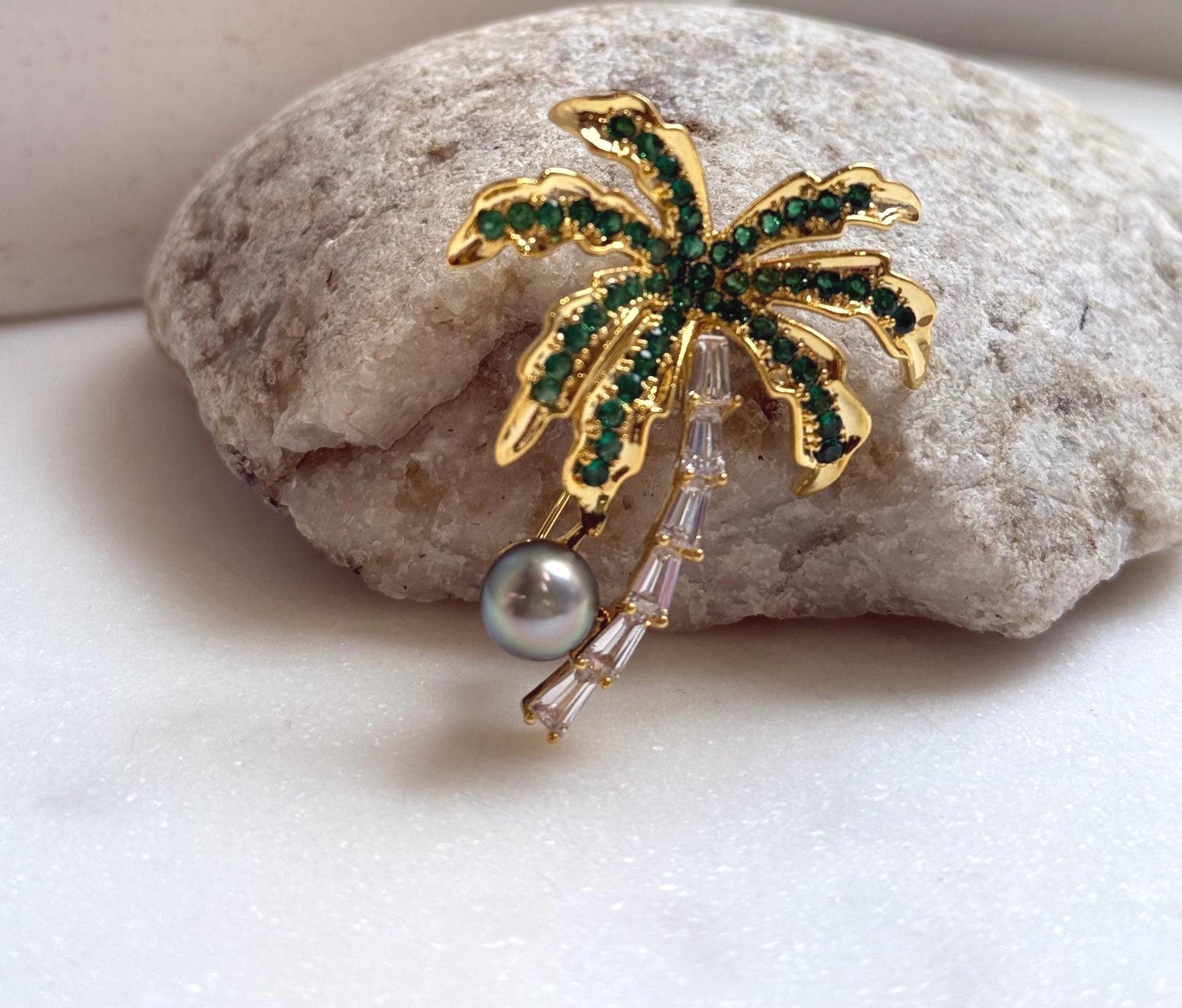 Elly’s Tahitian peacock green Ocean Pearl Coconut Tree Brooch pendant 2in1: Extreme luster mirrored, 8.1mm, 3.5x4.5cm, high quality daily office pearl brooch