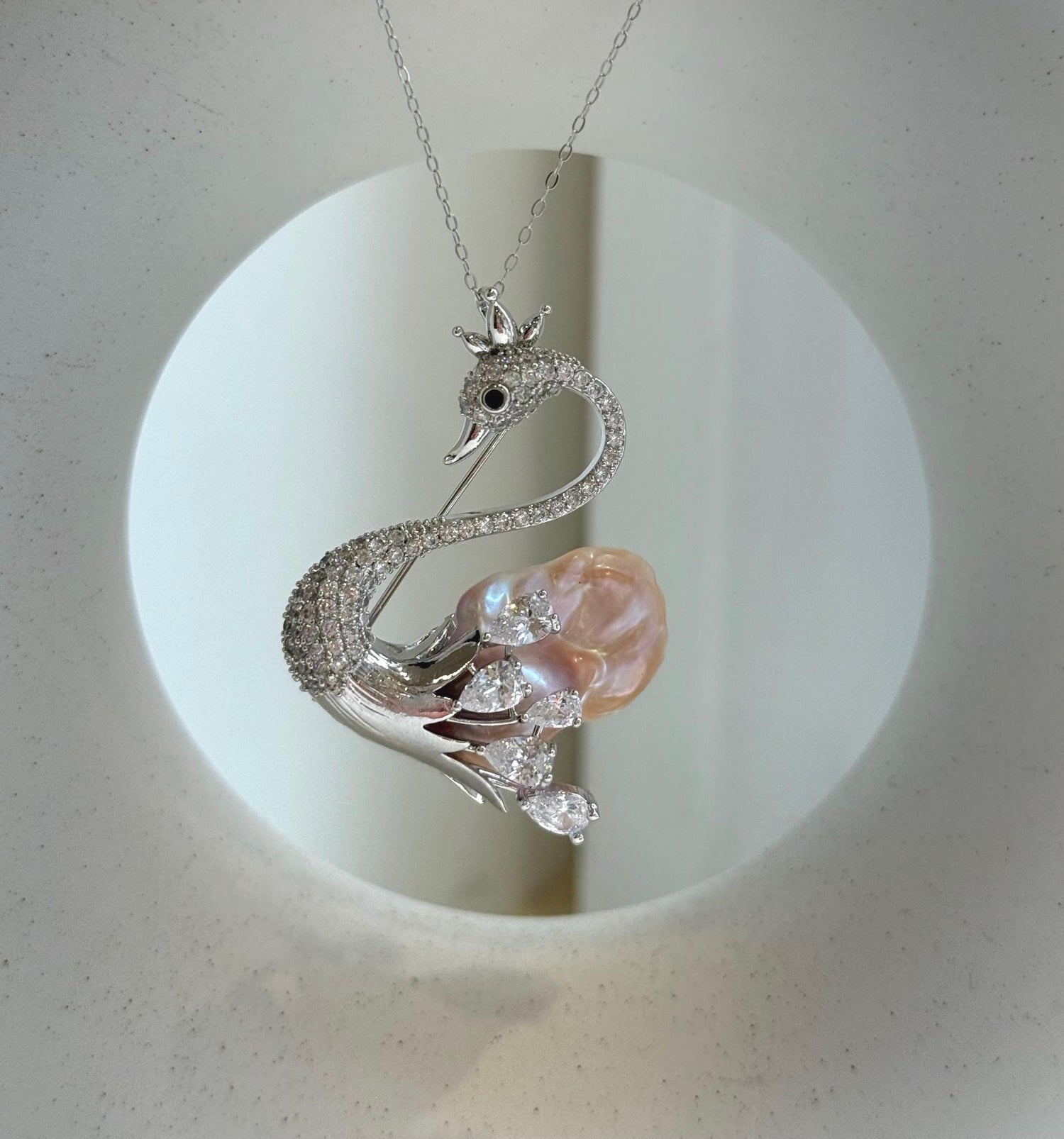 Elly’s Peach Rose iridescent Freshwater baroque Pearl Swan Brooch pendant 2in1: Extreme luster mirrored, to 23.8mm, 3.5x4.5cm, gift for her daily office brooch