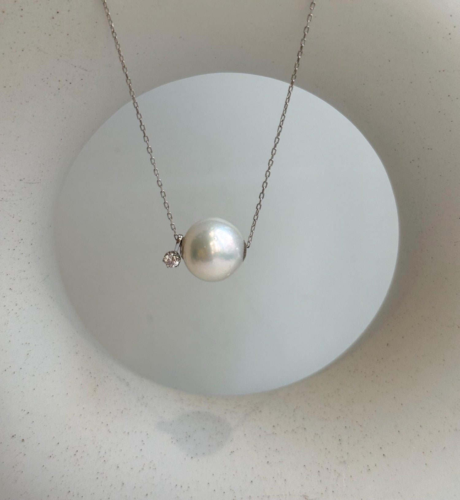 Au750 18k White Gold 13.1mm White Edison Pearl Floating pendants:Extreme luster mirrored, S925 silver drop and chain included. gift for her anniversary