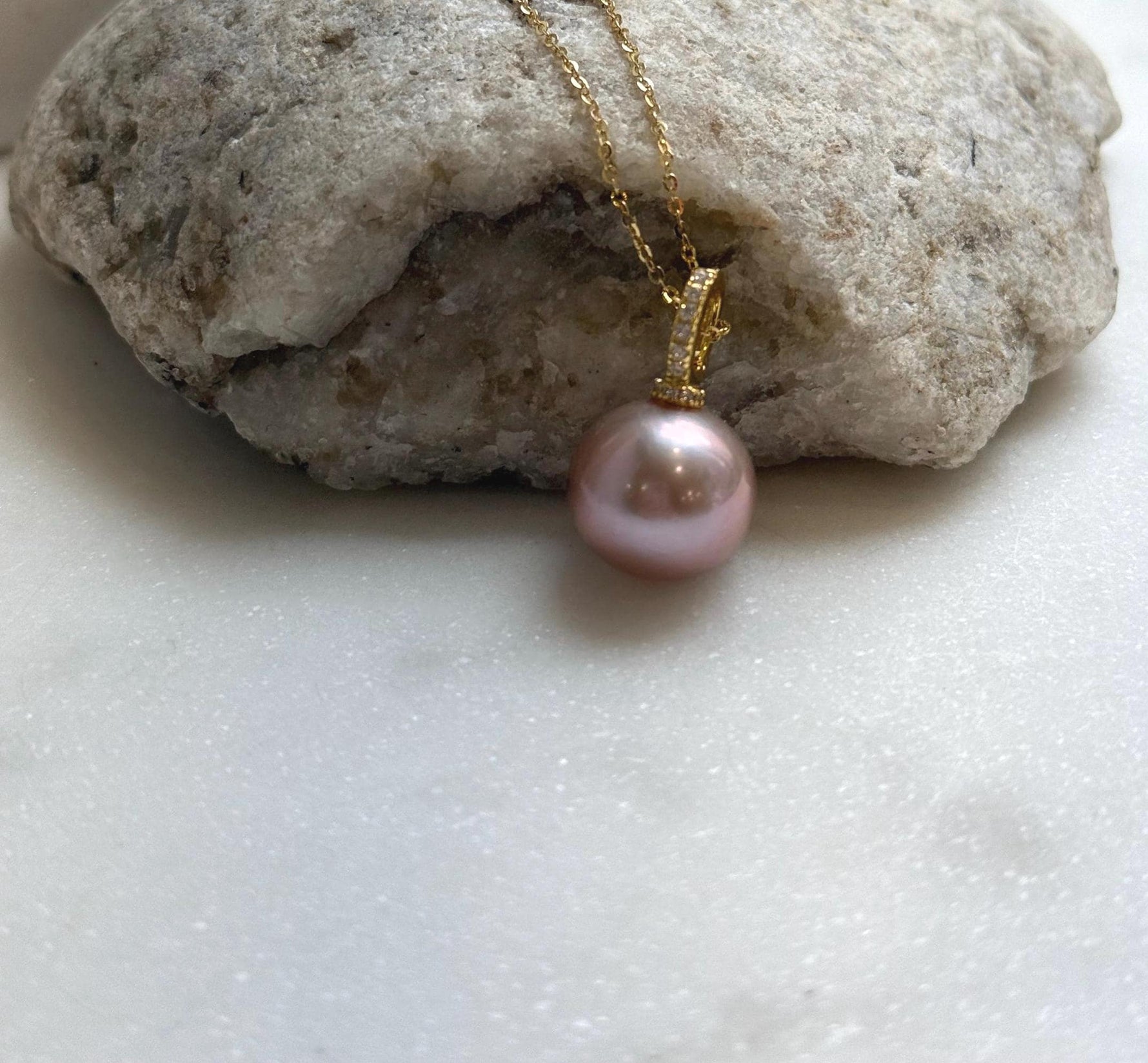 Elly’s 13.7mm Edison Rose Mauve Pearl Minimalist Pendant: Extreme luster mirrored, 2.3cm high, s925 silver pendant necklace set. gift for her birthday
