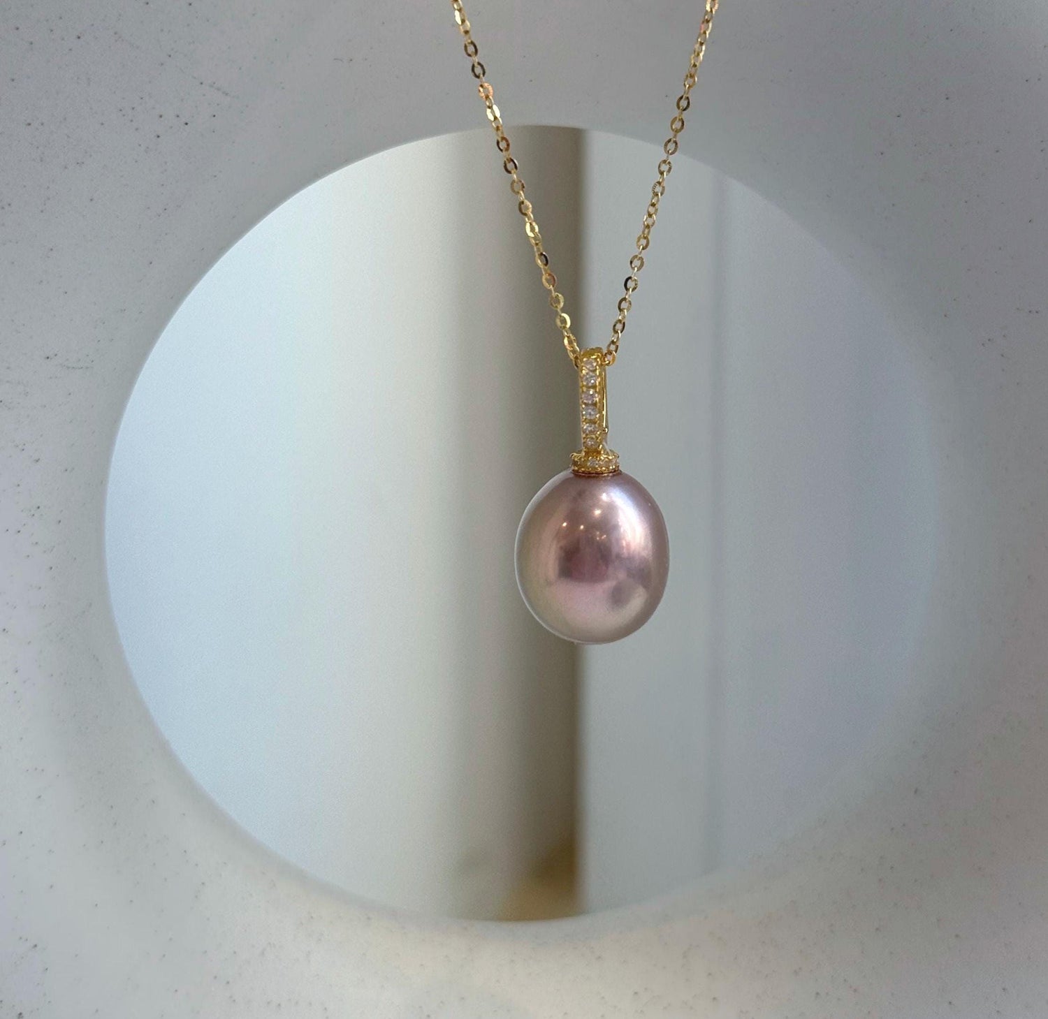 Elly’s 12.9x14.3mm Edison Pearl Pendant: Extreme luster mirrored, metallic rose pearl, 2.5cm, s925 silver minimalist pendant necklace set.