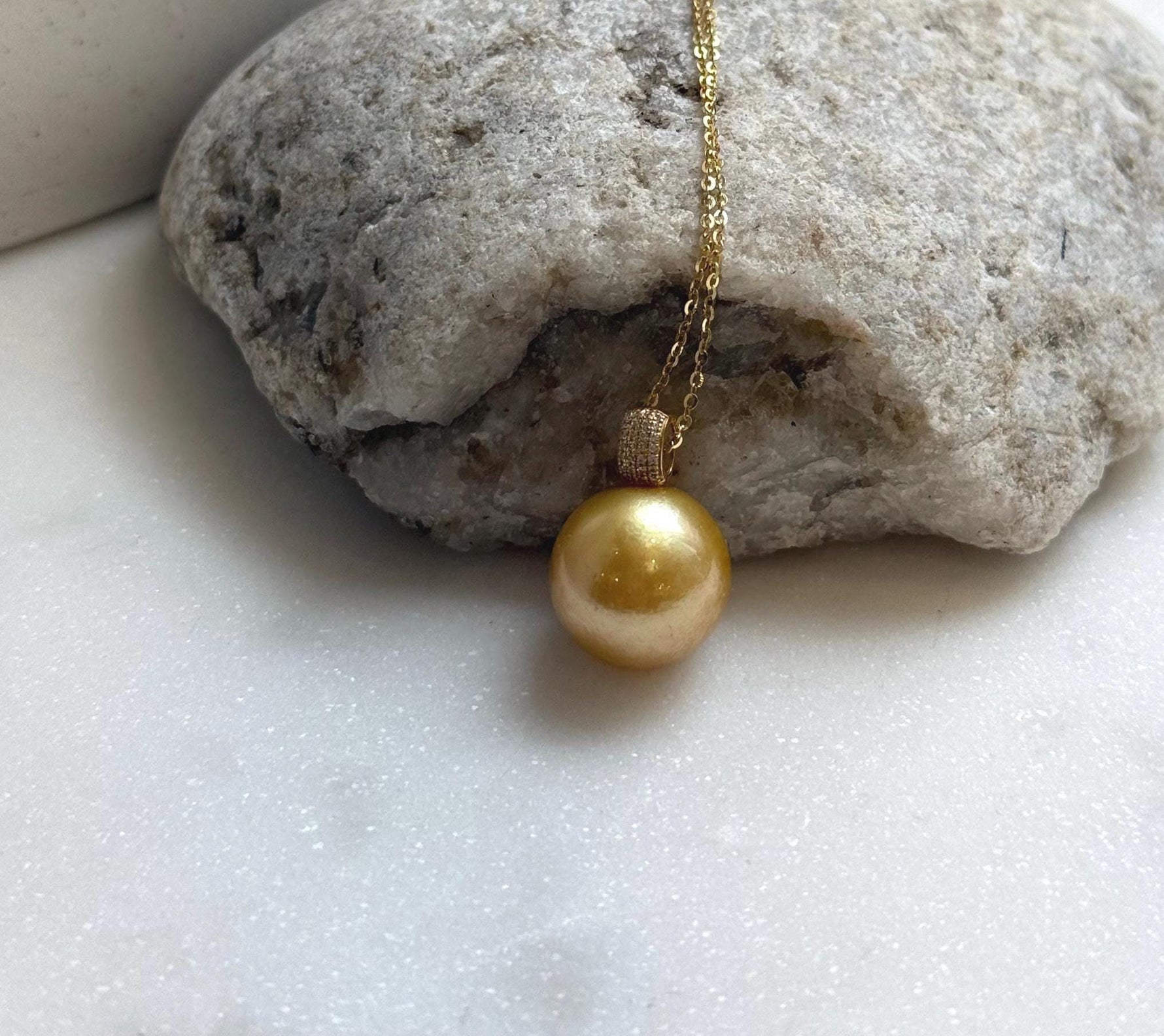 Elly’s 14.2mm Au750 18K Gold Huge Genius South Sea deep Golden Ocean Pearl Pendant: Extreme luster mirrored effect, 18k real gold pendant. elegant golden pearl pendant for her retirement