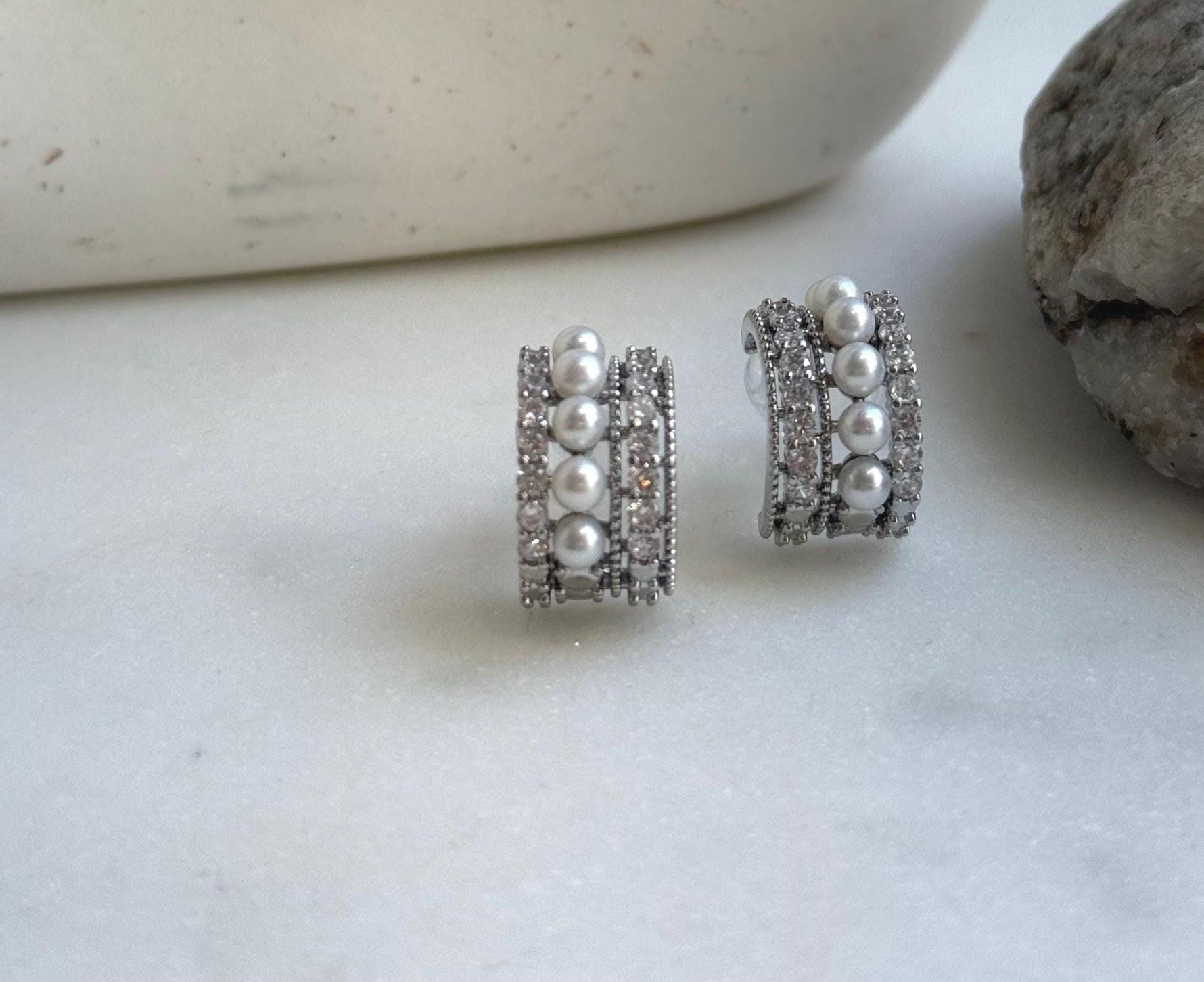 Elly’s white small pearls earrings: Extreme luster mirrored, 3.2-3.4mm,1x1.8cm, S925 studs earrings.Fancy cool Pearl earrings