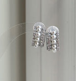Elly’s white small pearls earrings: Extreme luster mirrored, 3.2-3.4mm,1x1.8cm, S925 studs earrings.Fancy cool Pearl earrings