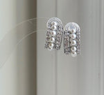 Elly’s white small pearls earrings: Extreme luster mirrored, 3.2-3.4mm,1x1.8cm, S925 studs earrings.Fancy cool Pearl earrings