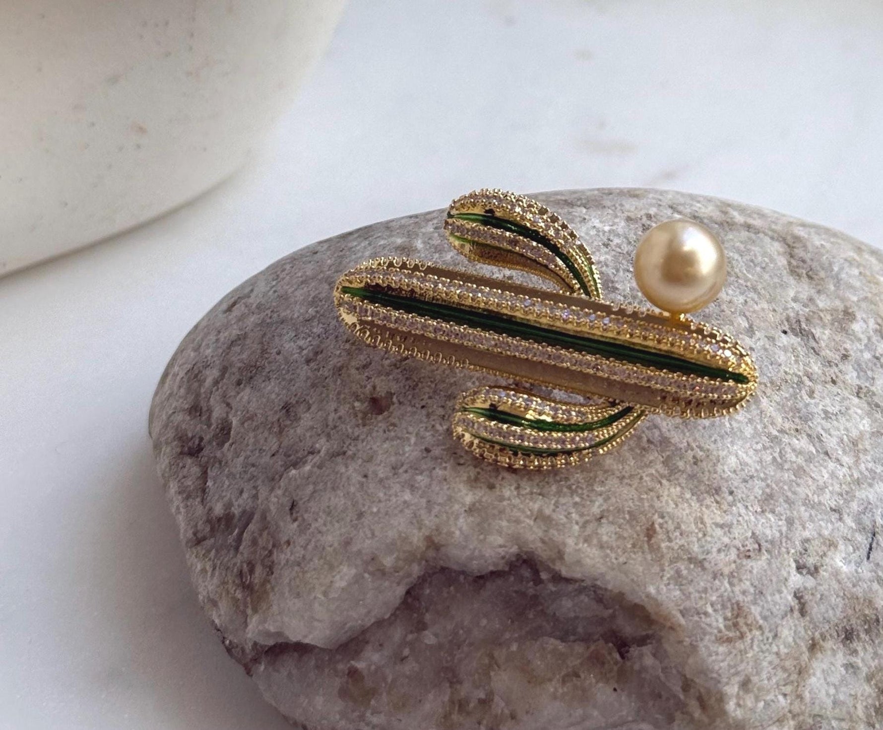 Elly’s South sea ultra golden pearl brooch: Extreme luster mirrored, 9.2mm, 2.6x4.4cm, Cactus design Brooch. gift for her birthday