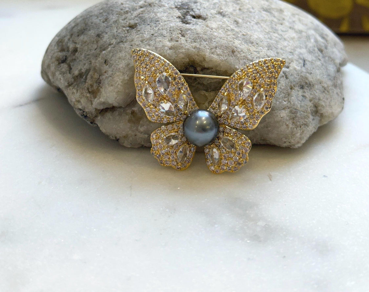 Elly’s Tahitian platinum Ocean Pearl butterfly Brooch pendant 2in1: Extreme luster mirrored, 9.7mm, 4x3.5cm, gift for her holiday