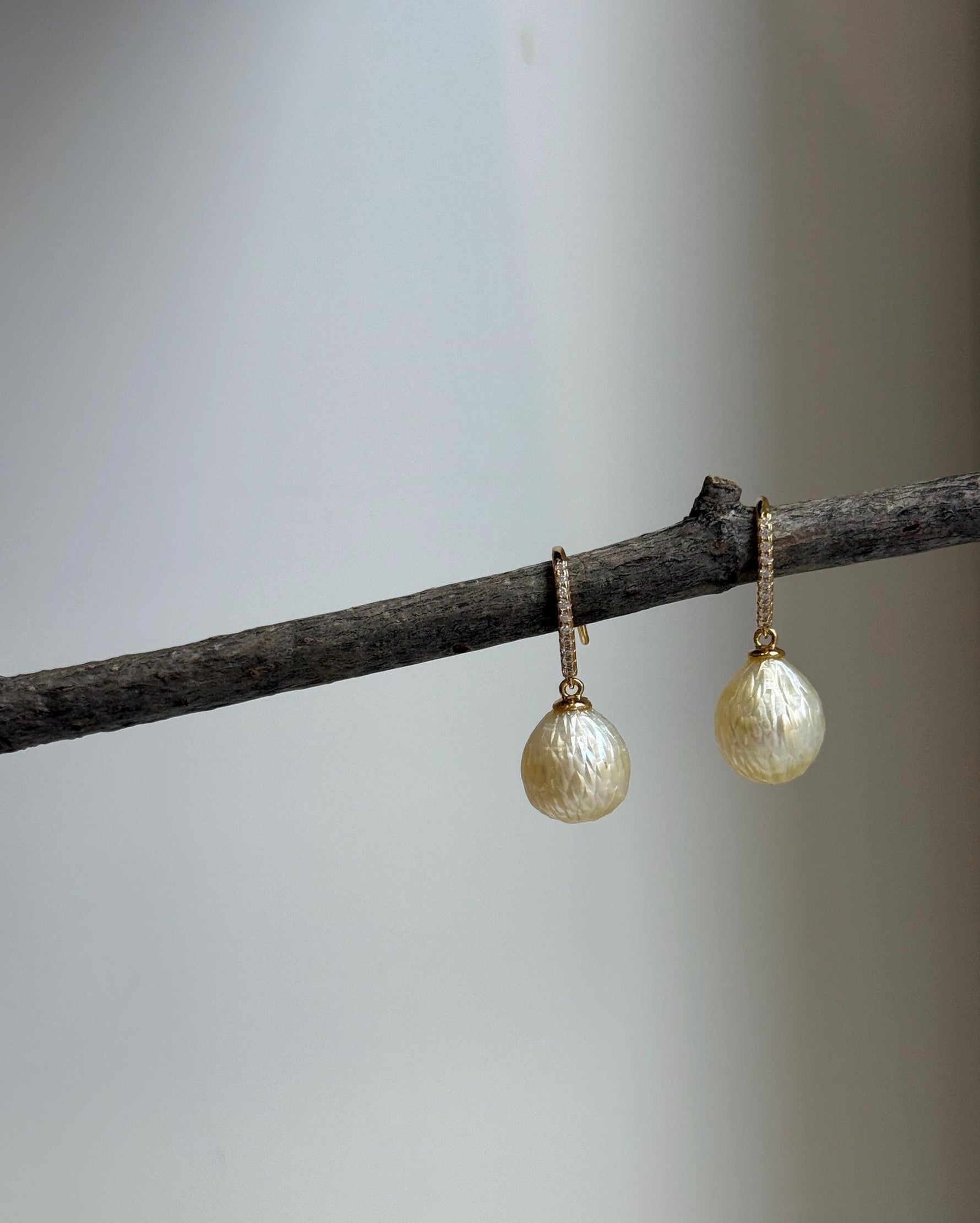 Elly’s 10mm Genius South sea golden carved ocean Pearls Earrings hooks:Extreme luster, 2.4cm high, S925 silver cool earrings.good quality ocean golden pearls earrings hooks for her