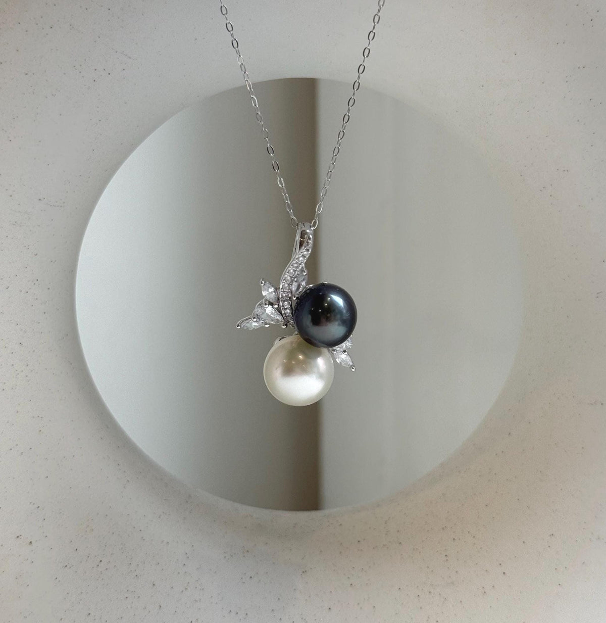 Elly’s Australian ocean Tahitian pearl Pendant: Extreme luster mirrored, 10-11.1mm, 2.7cm high, s925 silver floral pendant.