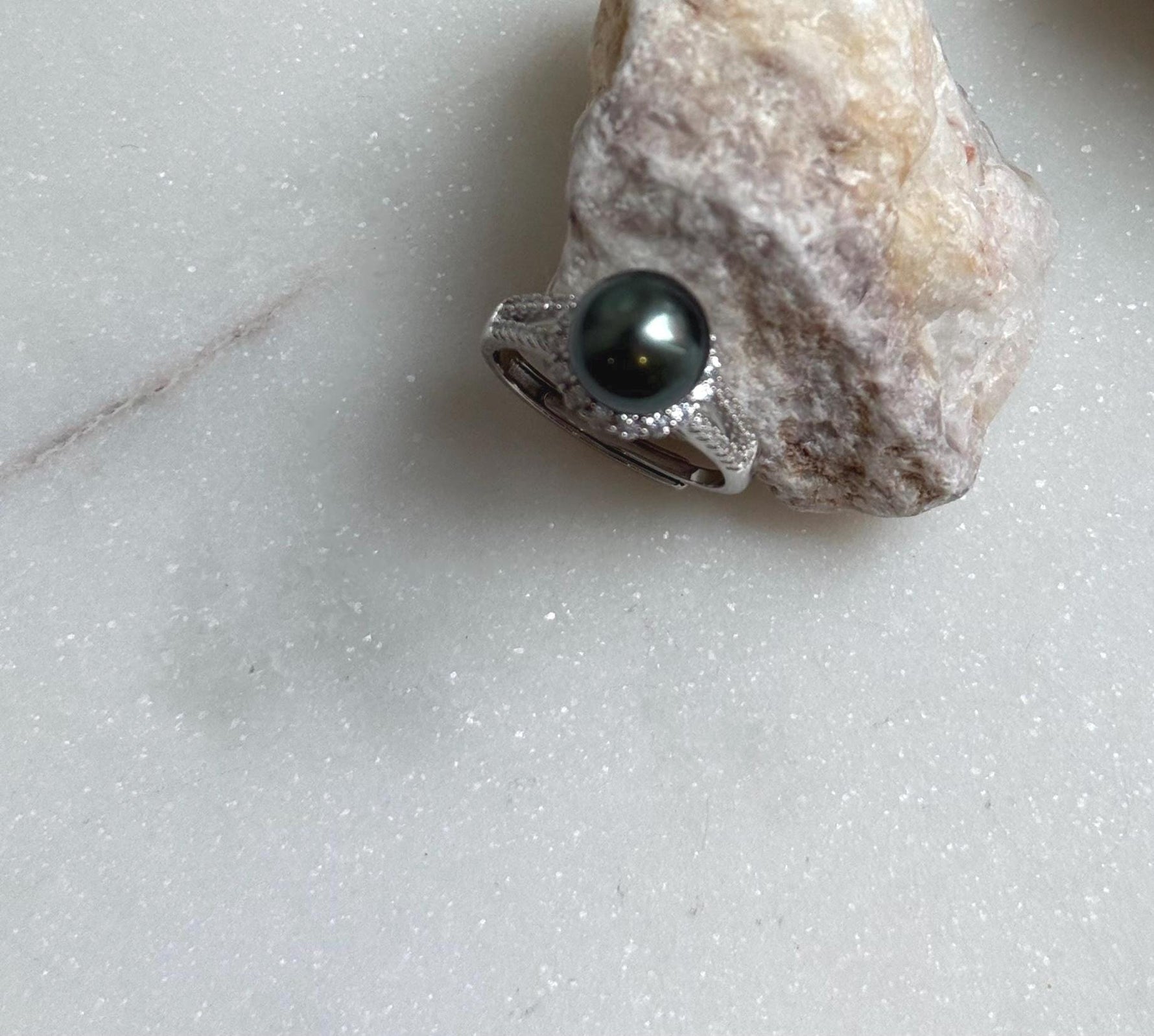 Elly’s 8.9mm Tahitian Peacock green ocean Pearl Ring: Extreme luster mirrored, S925 silver adjustable Ring.Pearl Jewelry Idea