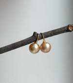 Elly’s 11.9mm Genius South sea golden ocean Pearls High-heel Earrings hooks: Extreme luster, 2.2cm high, S925 silver cool earrings.
