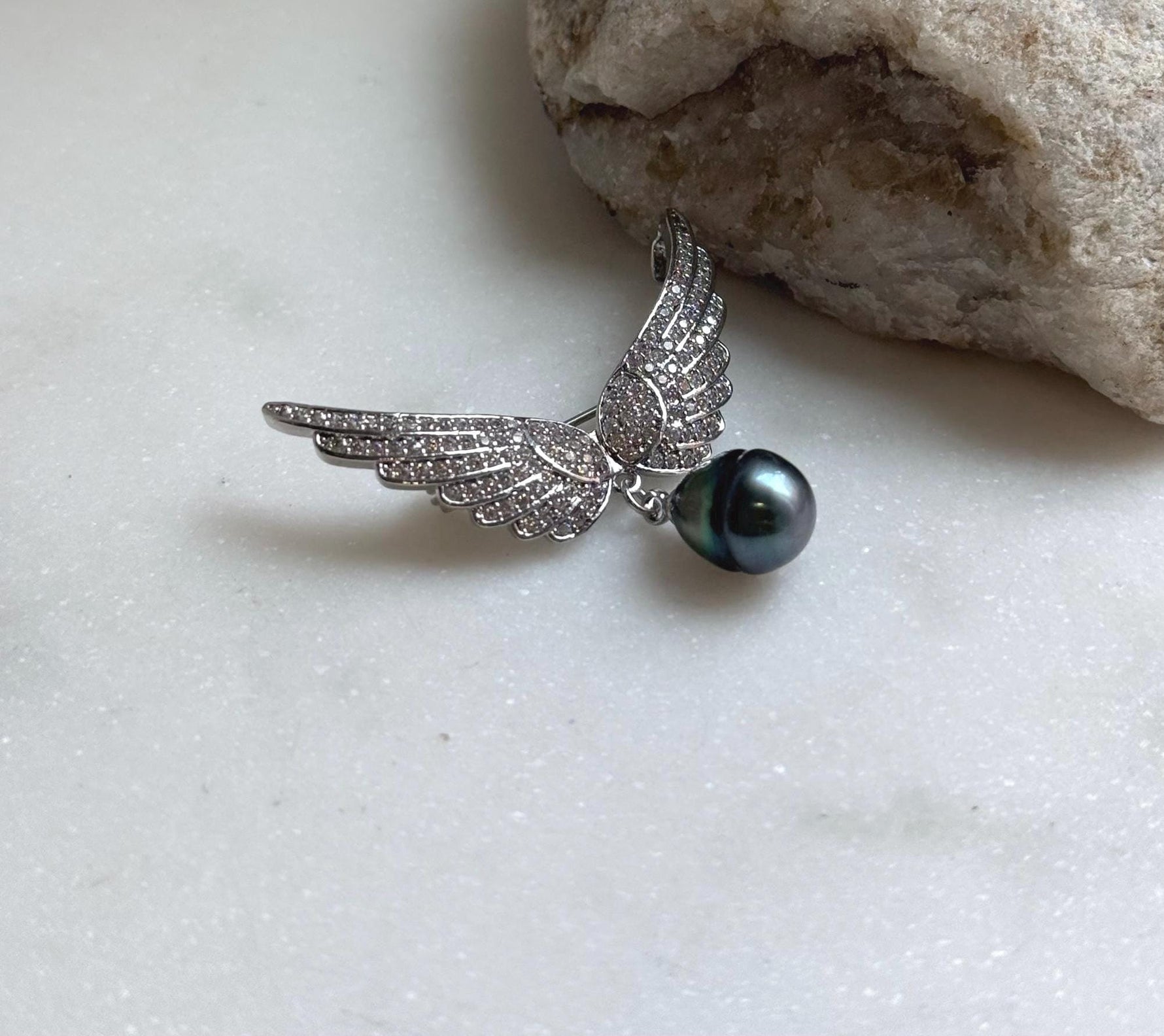 Elly’s Tahitian peacock green Ocean Pearl Vintage Brooch pendant 2in1: Extreme luster mirrored, 9.2mm, 4x3.7cm, gift for her
