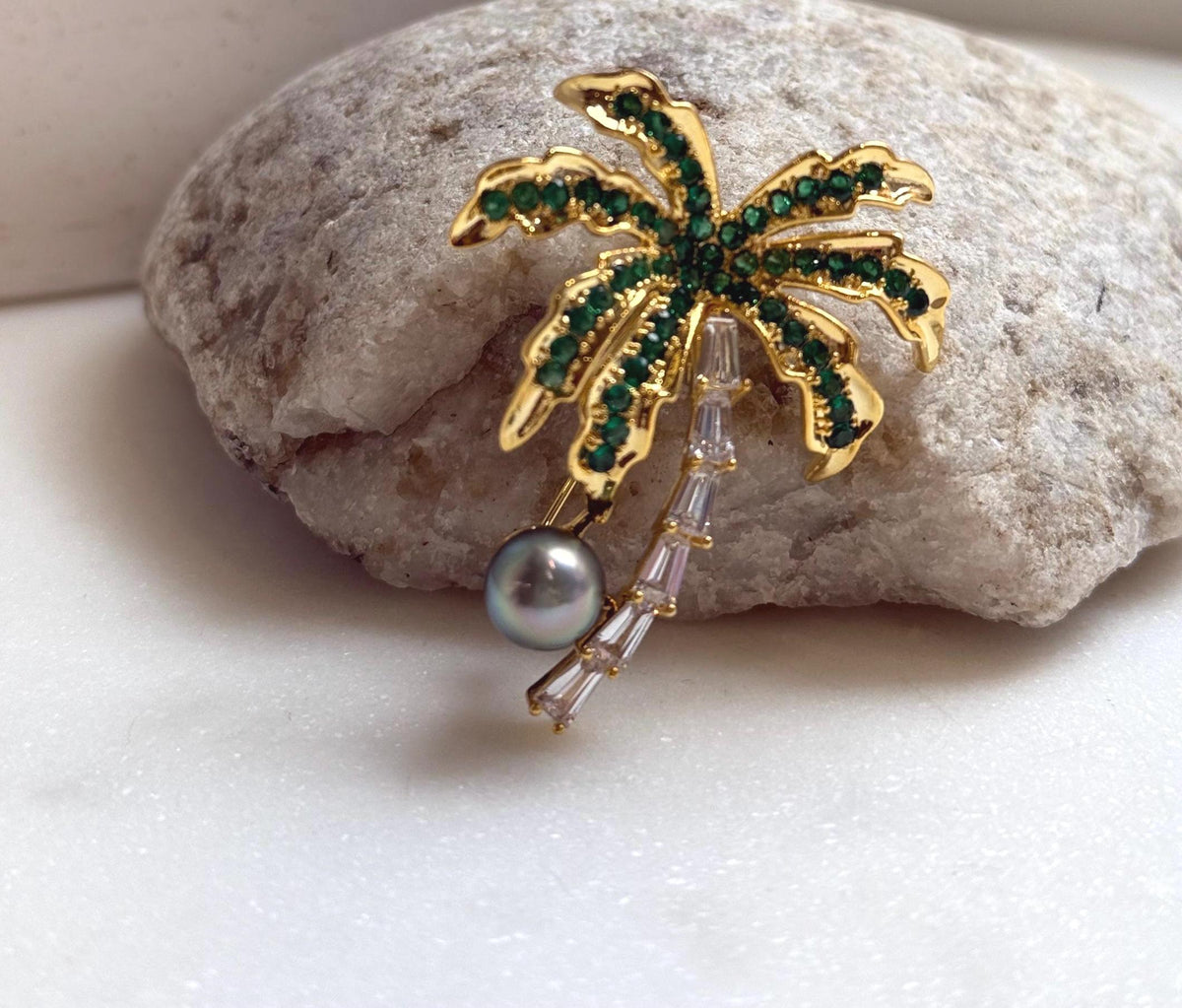 Elly’s Tahitian peacock green Ocean Pearl Coconut Tree Brooch pendant 2in1: Extreme luster mirrored, 8.1mm, 3.5x4.5cm, high quality daily office pearl brooch