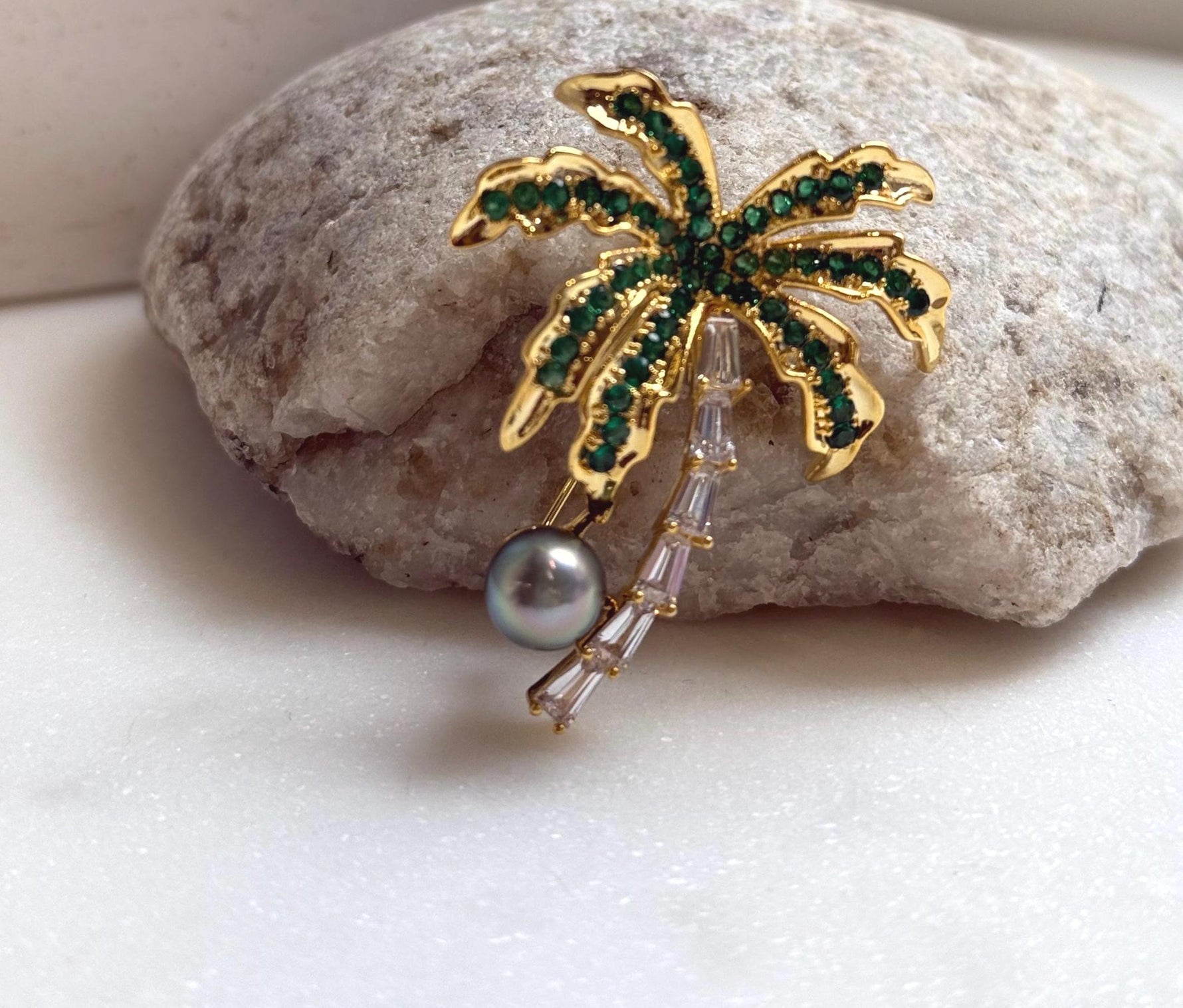 Elly’s Tahitian peacock green Ocean Pearl Coconut Tree Brooch pendant 2in1: Extreme luster mirrored, 8.1mm, 3.5x4.5cm, high quality daily office pearl brooch