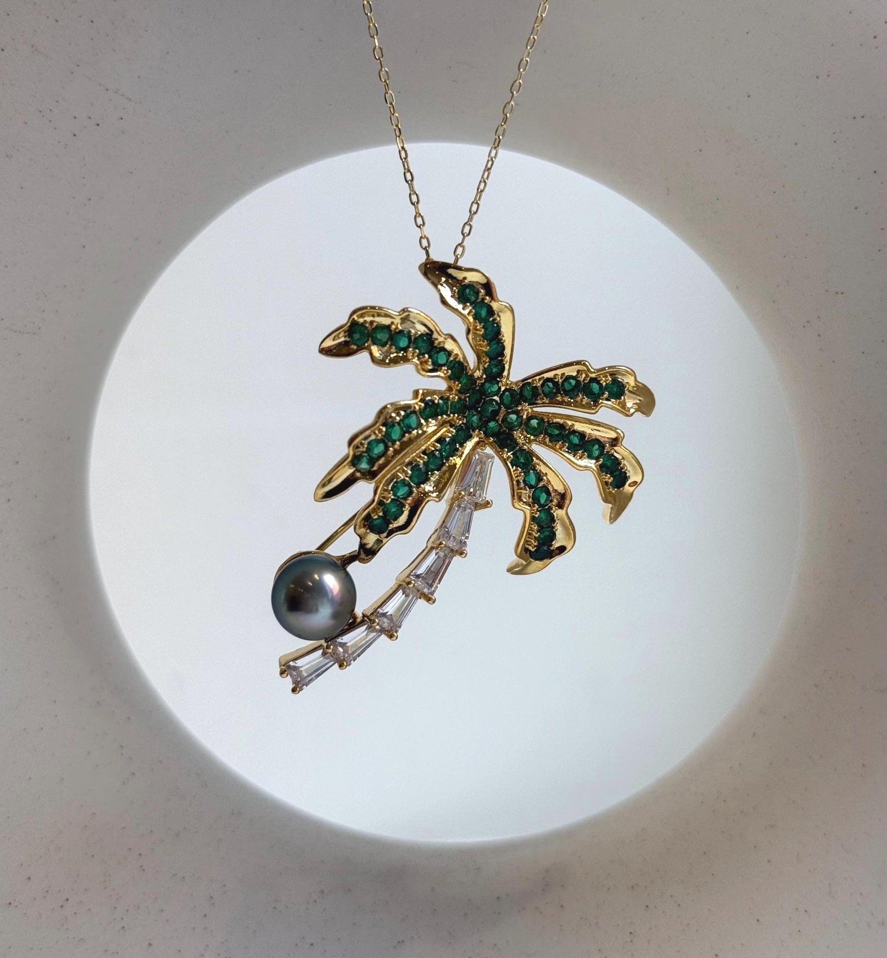 Elly’s Tahitian peacock green Ocean Pearl Coconut Tree Brooch pendant 2in1: Extreme luster mirrored, 8.1mm, 3.5x4.5cm, high quality daily office pearl brooch