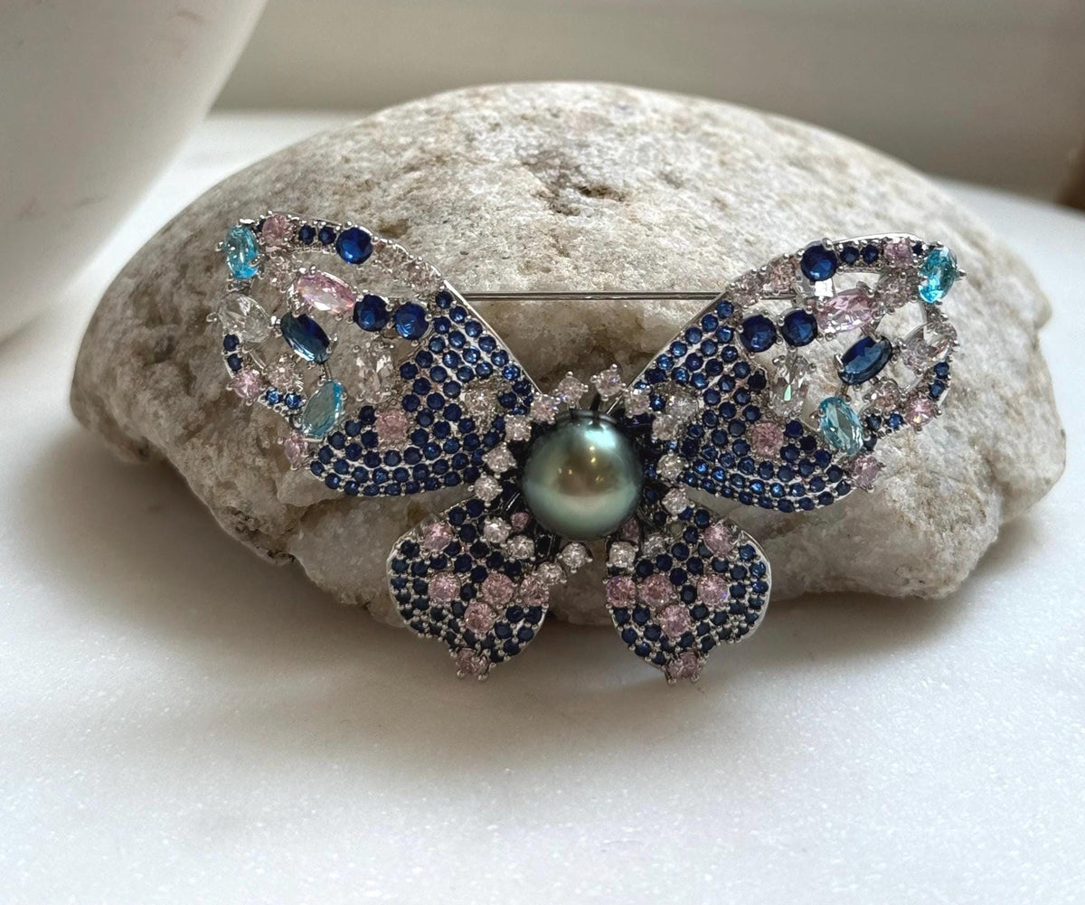 Elly’s Tahitian peacock green Ocean Pearl Butterfly Brooch pendant 2in1: Extreme luster mirrored, 10mm, 6x4cm, gift for her