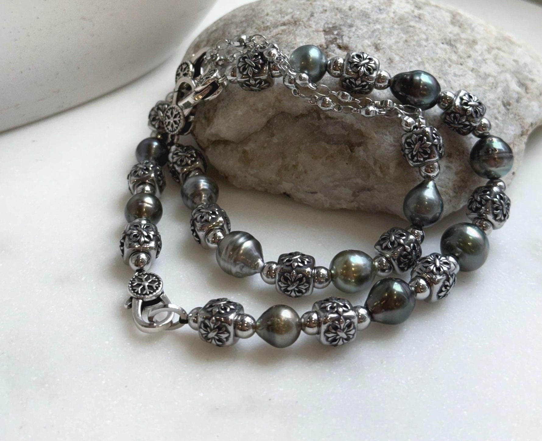 Elly’s 12pcs 8.4-10.6mm cool Tahitian natural peacock ocean pearls necklace strand: extreme luster, 18.7”, S925 silver necklace or bracelet.